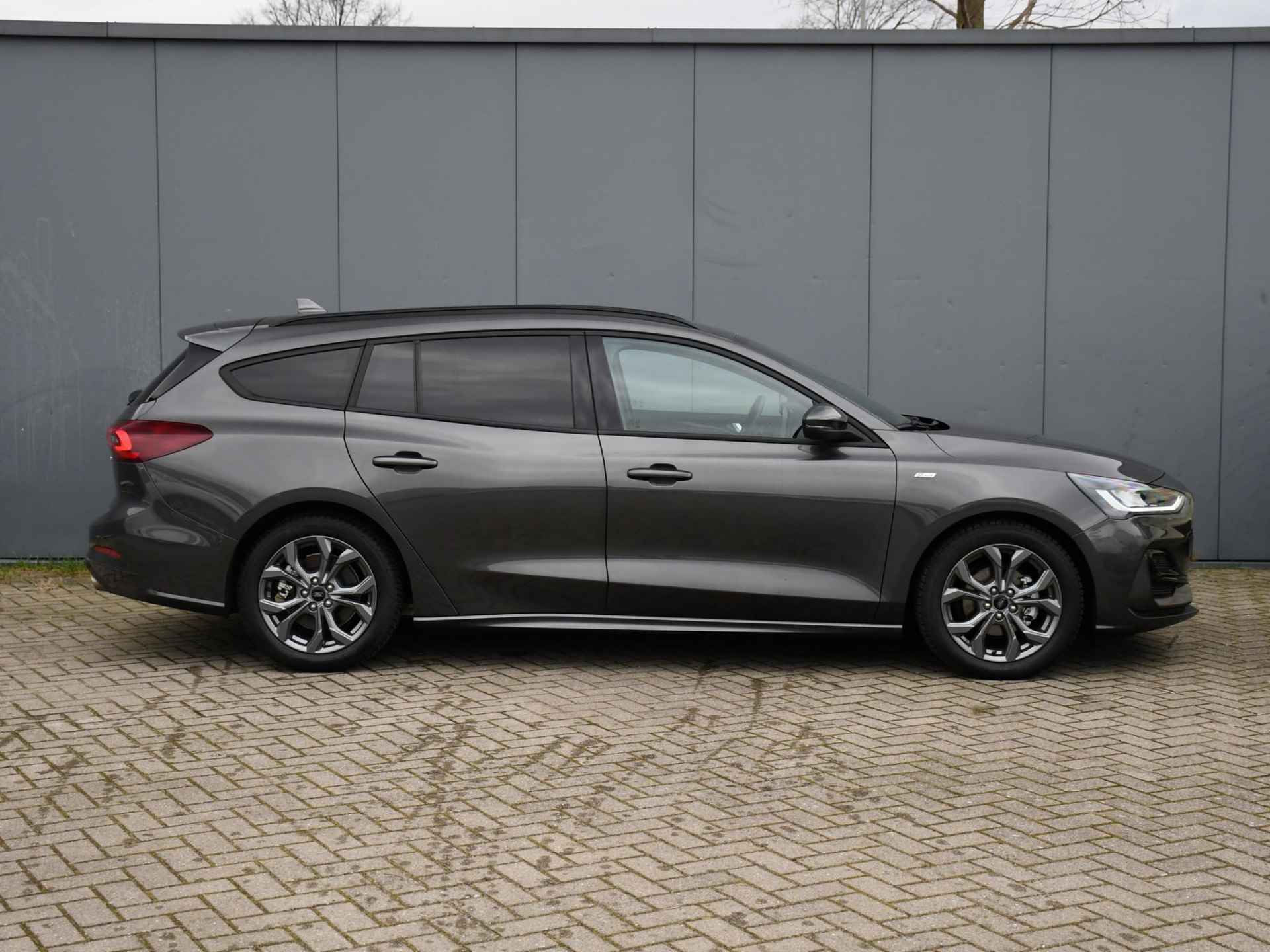 Ford Focus Wagon ST-Line 1.0 EcoBoost Hybrid 125pk Automaat WINTER PACK | 17''LM | ADAP. CRUISE | PDC + CAMERA | DRAADLOOS OPLADEN - 3/34