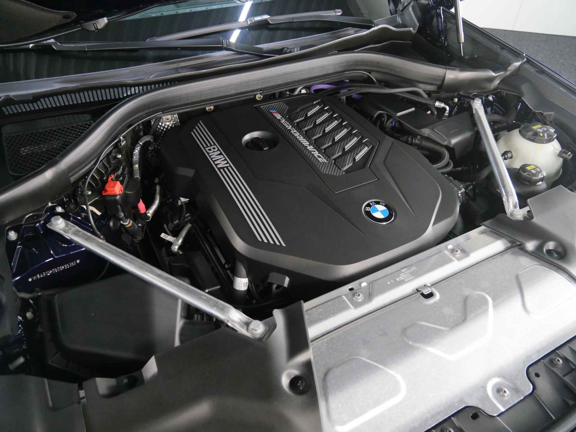 BMW X3 M40i xDrive High Executive Automaat / Panoramadak / Trekhaak / Laserlight / Sportstoelen / Adaptief M Onderstel / Parking Assistant Plus / Comfort Access - 38/39