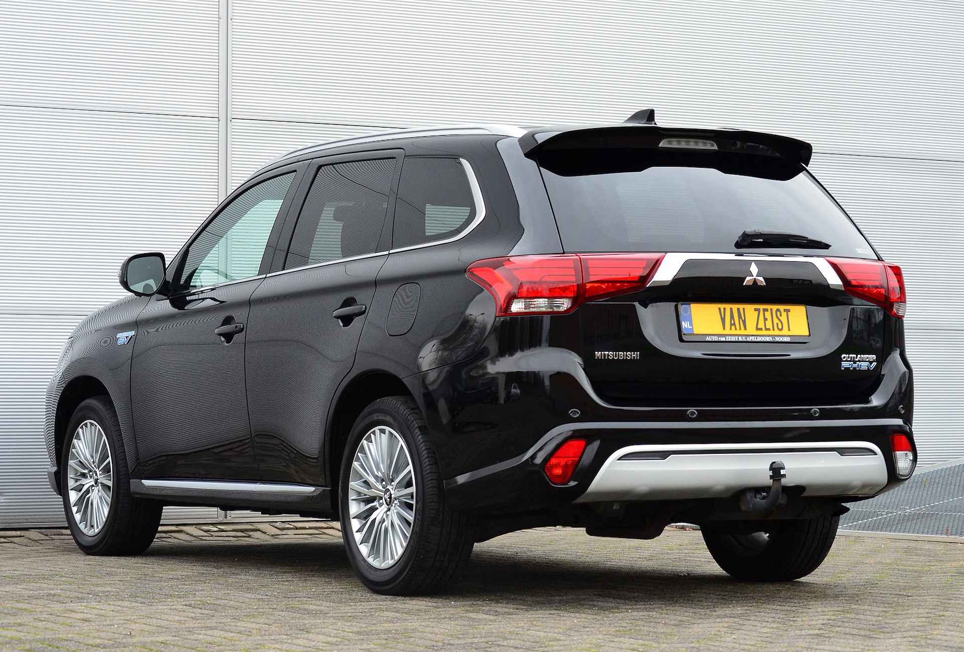 Mitsubishi Outlander PHEV 2.4 INSTYLE 4WD | PLUG IN HYBRID | V2G | FULL OPTIONS | TREKHAAK 1500KG | FABRIEKSGARANTIE TOT 22-06-2028* | ALL IN RIJKLAARPRIJS - 9/52