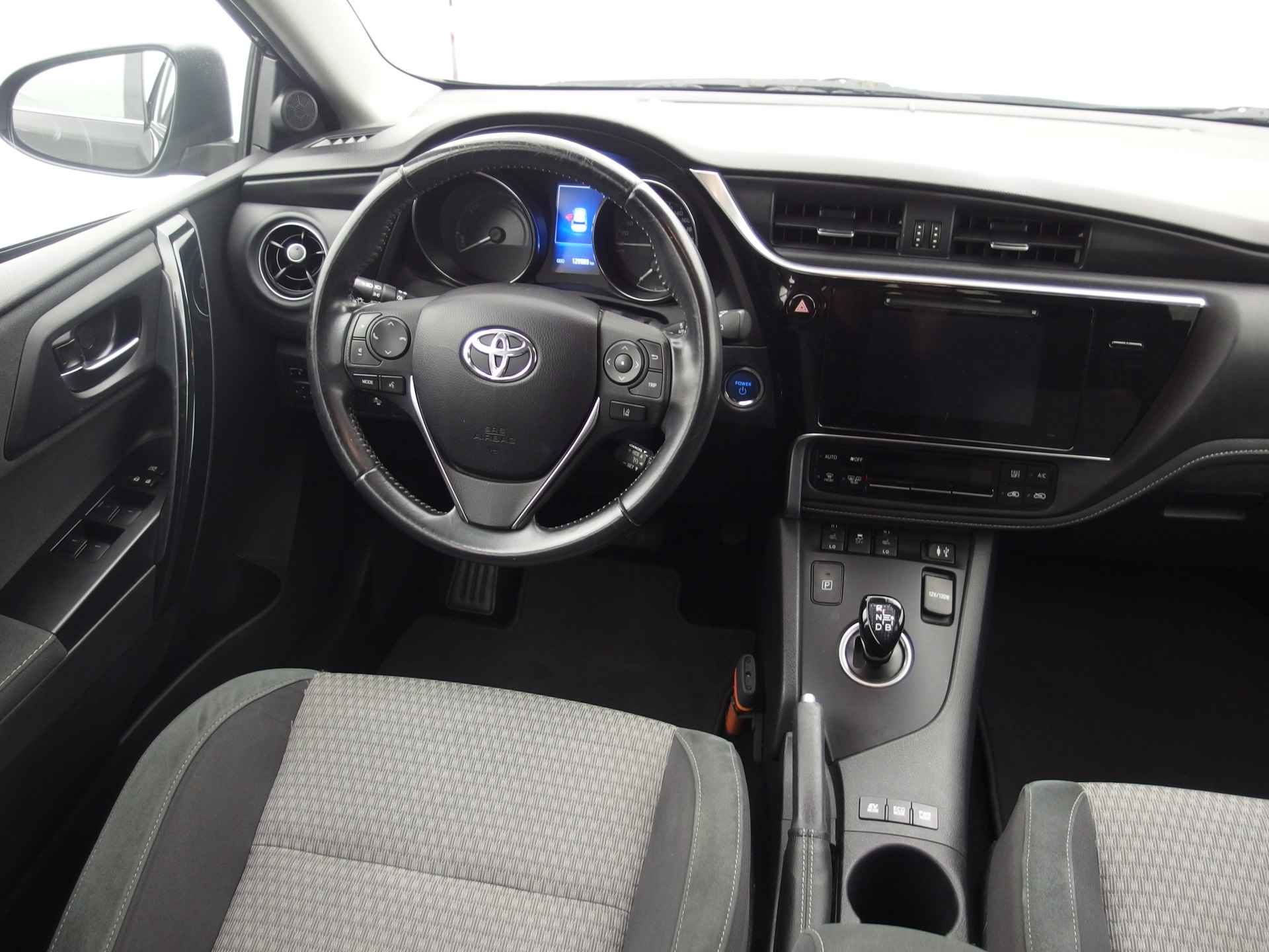 Toyota Auris 1.8 Hybrid Dynamic Ultimate CAMERA / STOELVERW / DAB+ / PDC / BLUETOOTH / CRUISE / NL-AUTO . - 19/43