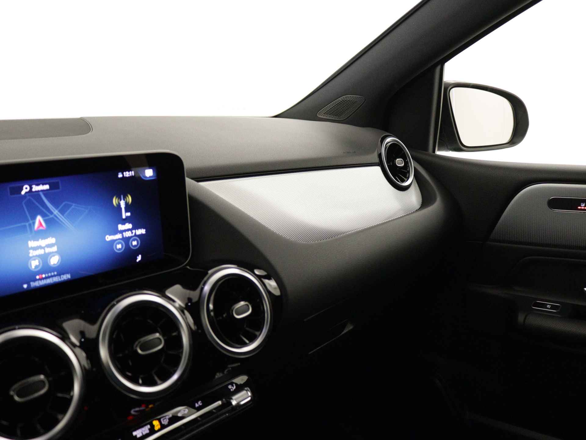 Mercedes-Benz B-Klasse 180 Business Solution Plus | Achteruitrijcamera | Navigatie | Stoelverwarming | Cruisecontrol | Apple Carplay | Inclusief 24 maanden MB Certified garantie voor Europa. - 8/43
