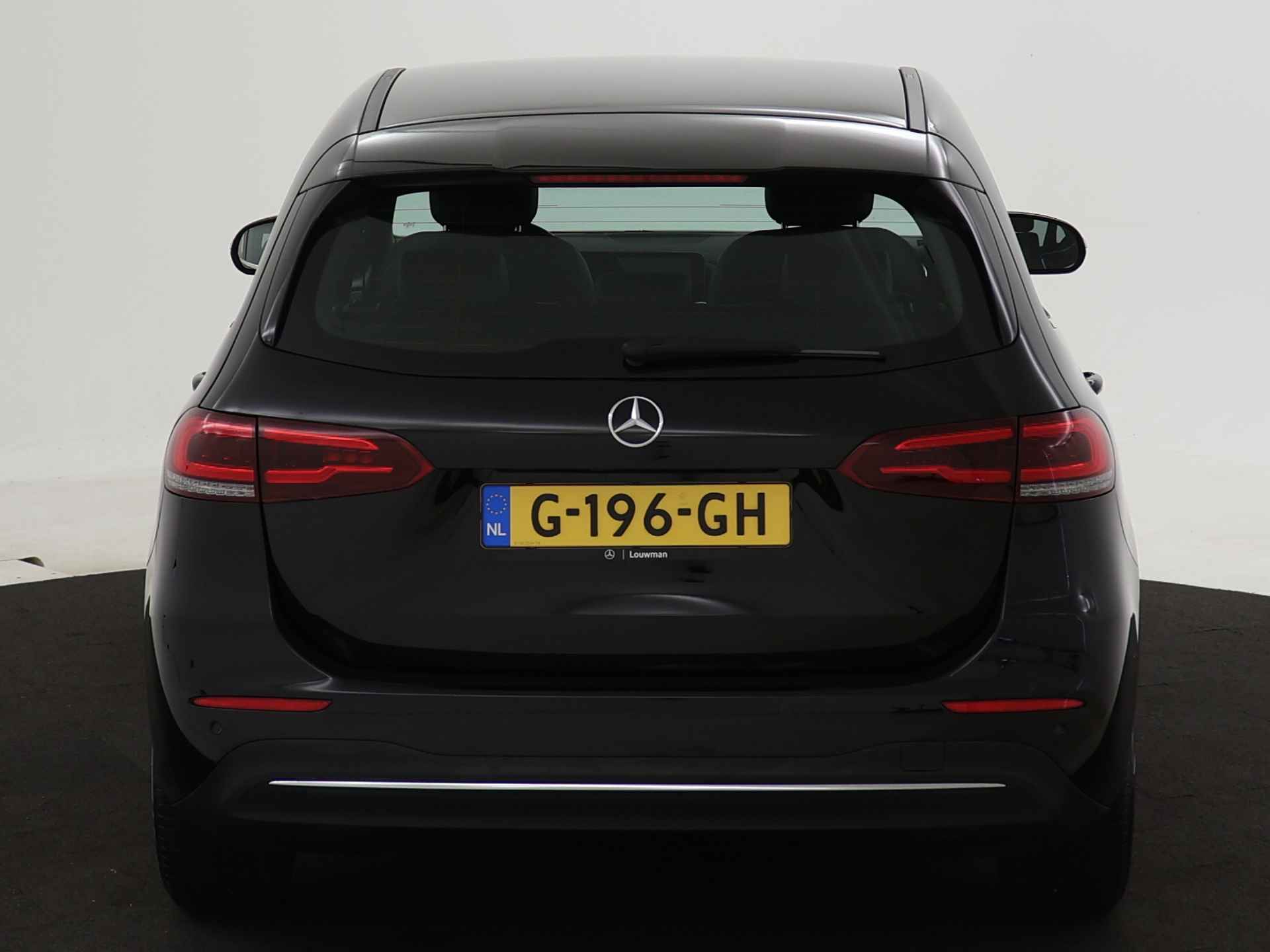 Mercedes-Benz B-Klasse 180 Business Solution Plus | Achteruitrijcamera | Navigatie | Stoelverwarming | Cruisecontrol | Apple Carplay | Inclusief 24 maanden MB Certified garantie voor Europa. - 29/43