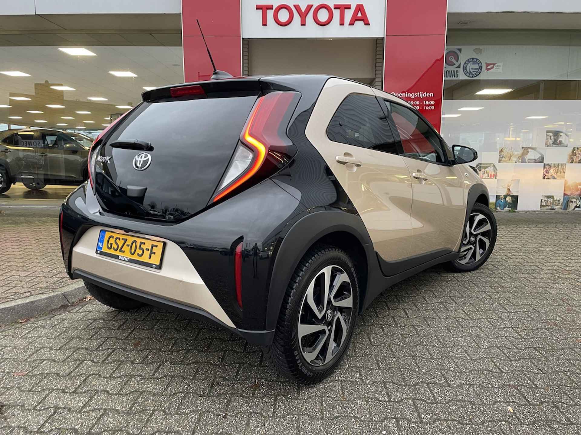 Toyota Aygo X 1.0 VVT-i MT Pulse | Stoelverwarming | Apple Carplay Android Aut - 4/27