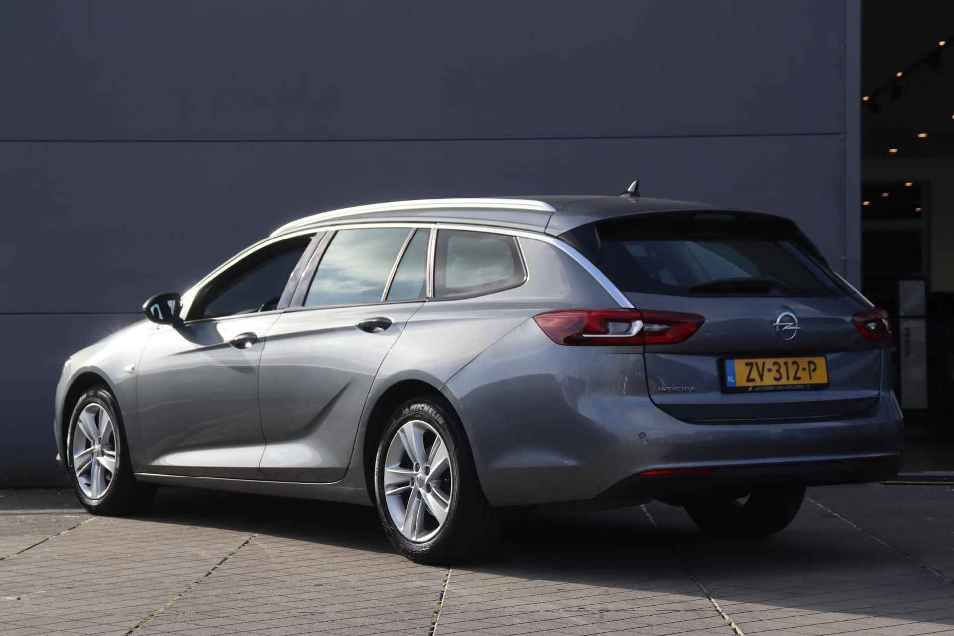 Opel Insignia Sports Tourer 1.5 Turbo Business Executive / Navigatie / Trekhaak / CarPlay / PDC / Keyless - 4/50