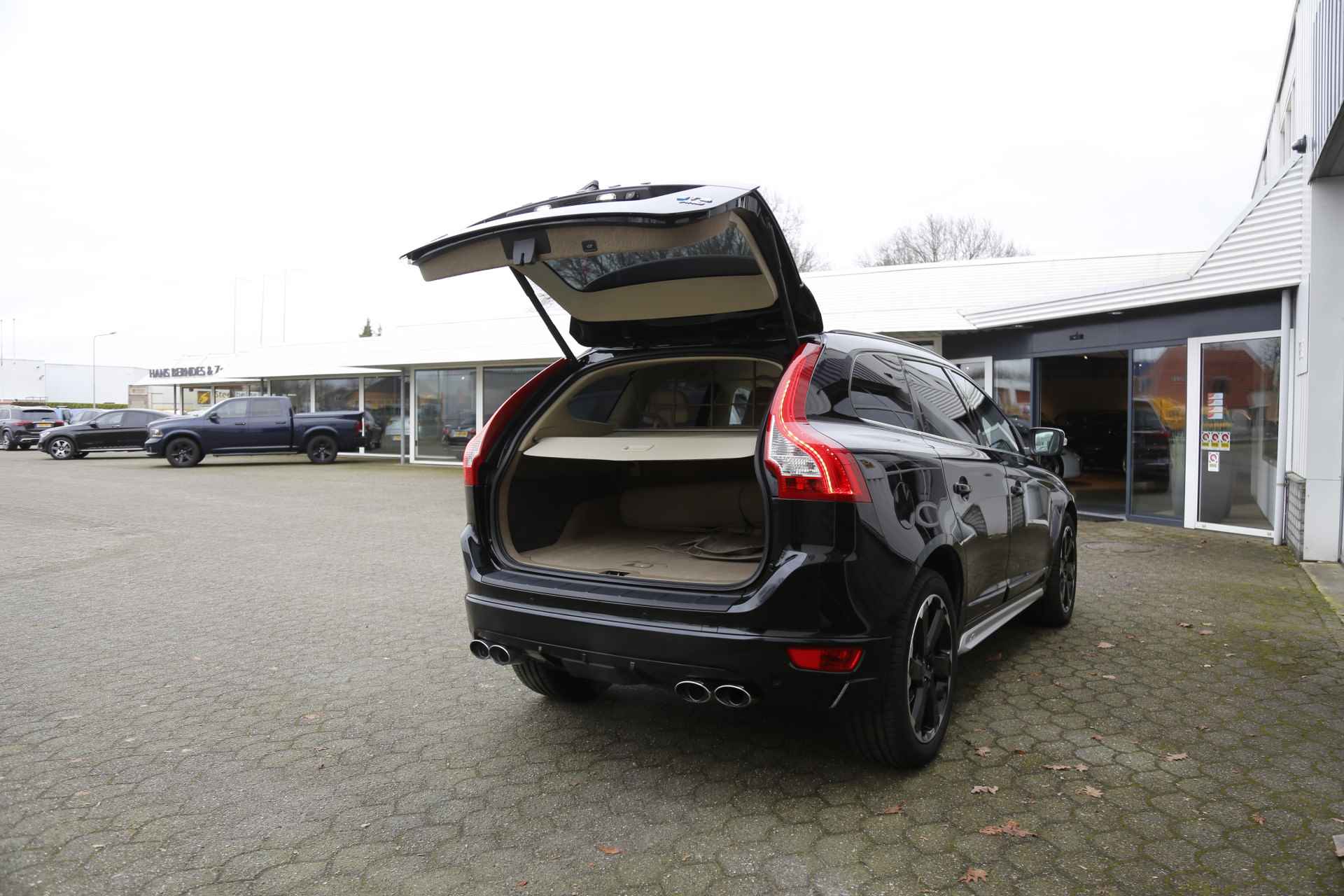 Volvo XC60 3.0 T6 305PK 6 Cilinder AWD Summum Aut.*Perfect Onderh.*Polestar/Heico Uitlaat/Afneemb. Trekhaak/Leder/Stoelverw./LED/Xenon/Elek - 32/56