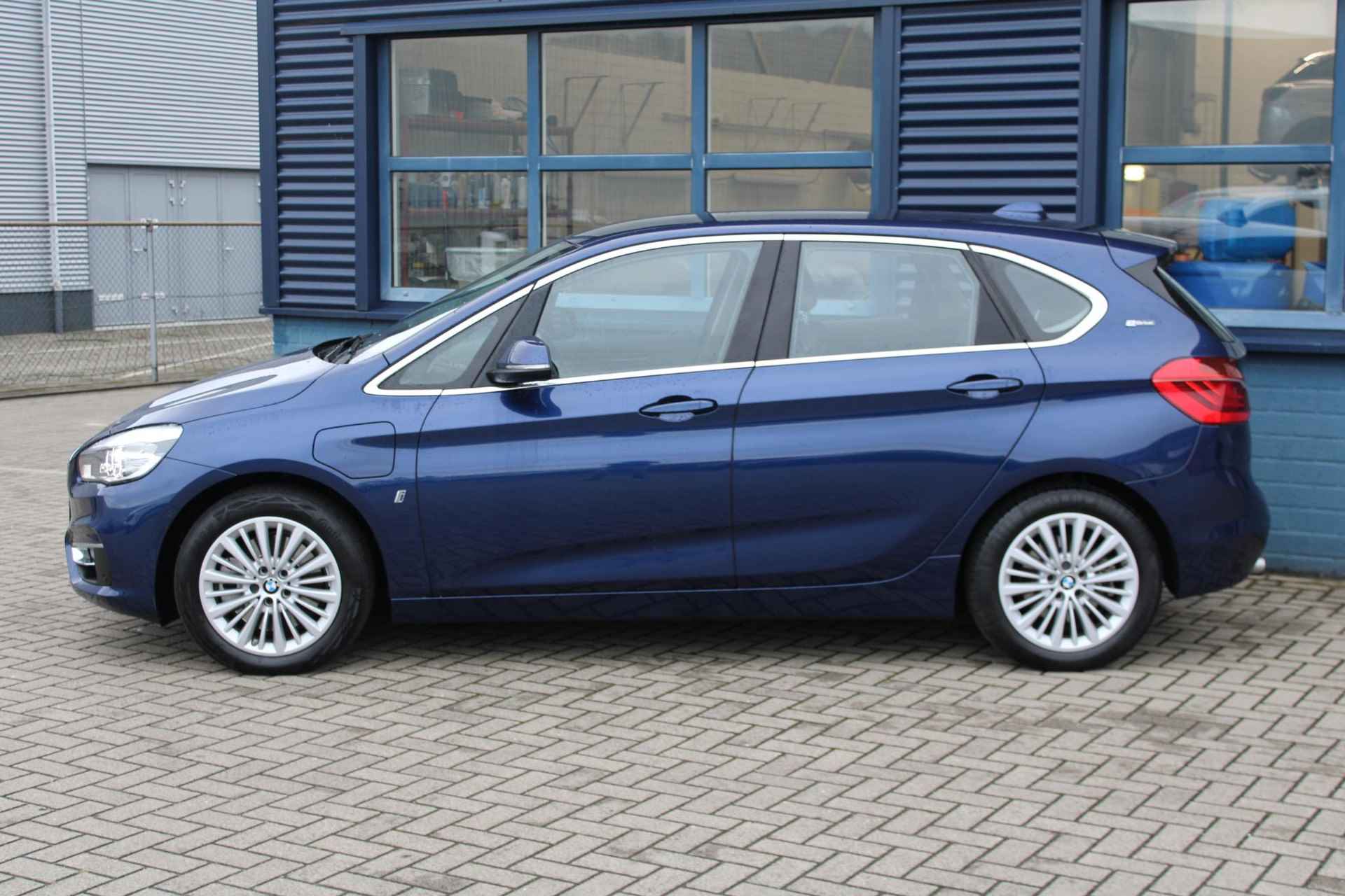 BMW 2-serie Active Tourer 225xe iPerformance High Executive - 2/33