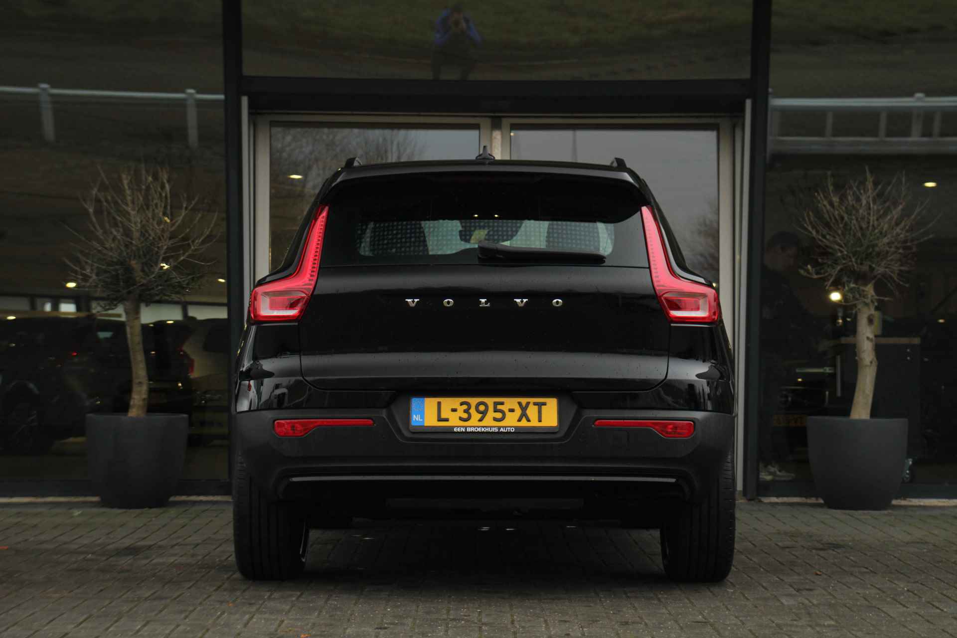 Volvo XC40 T4 Recharge R-Design Expression | Adaptive Cruise | Harman/Kardon | Verwarmde voorruit | Camera | BLIS | Trekhaak - 27/39