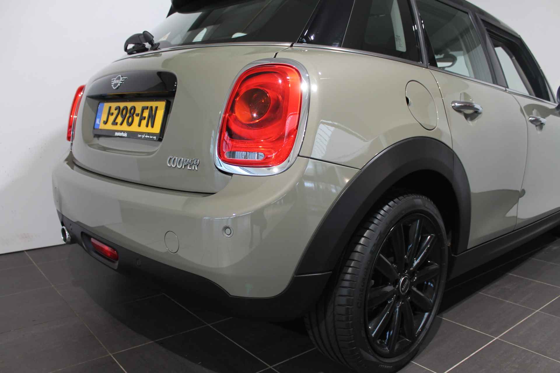 MINI Mini 5-Deurs (f55) 1.5 136pk Automaat Cooper Business Edition - 7/28