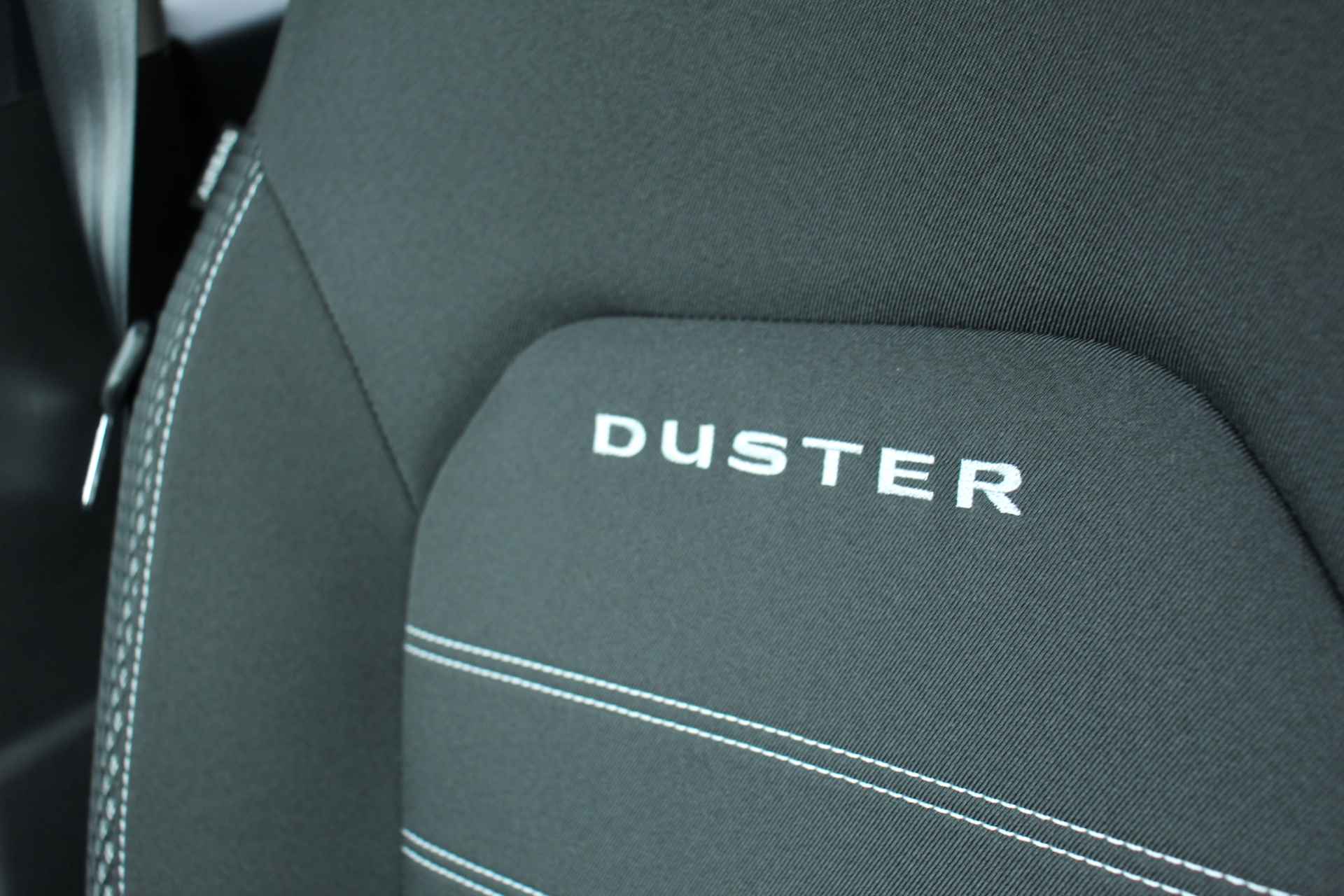 Dacia Duster 1.0 TCe 90 Bi-Fuel Prestige - 35/38