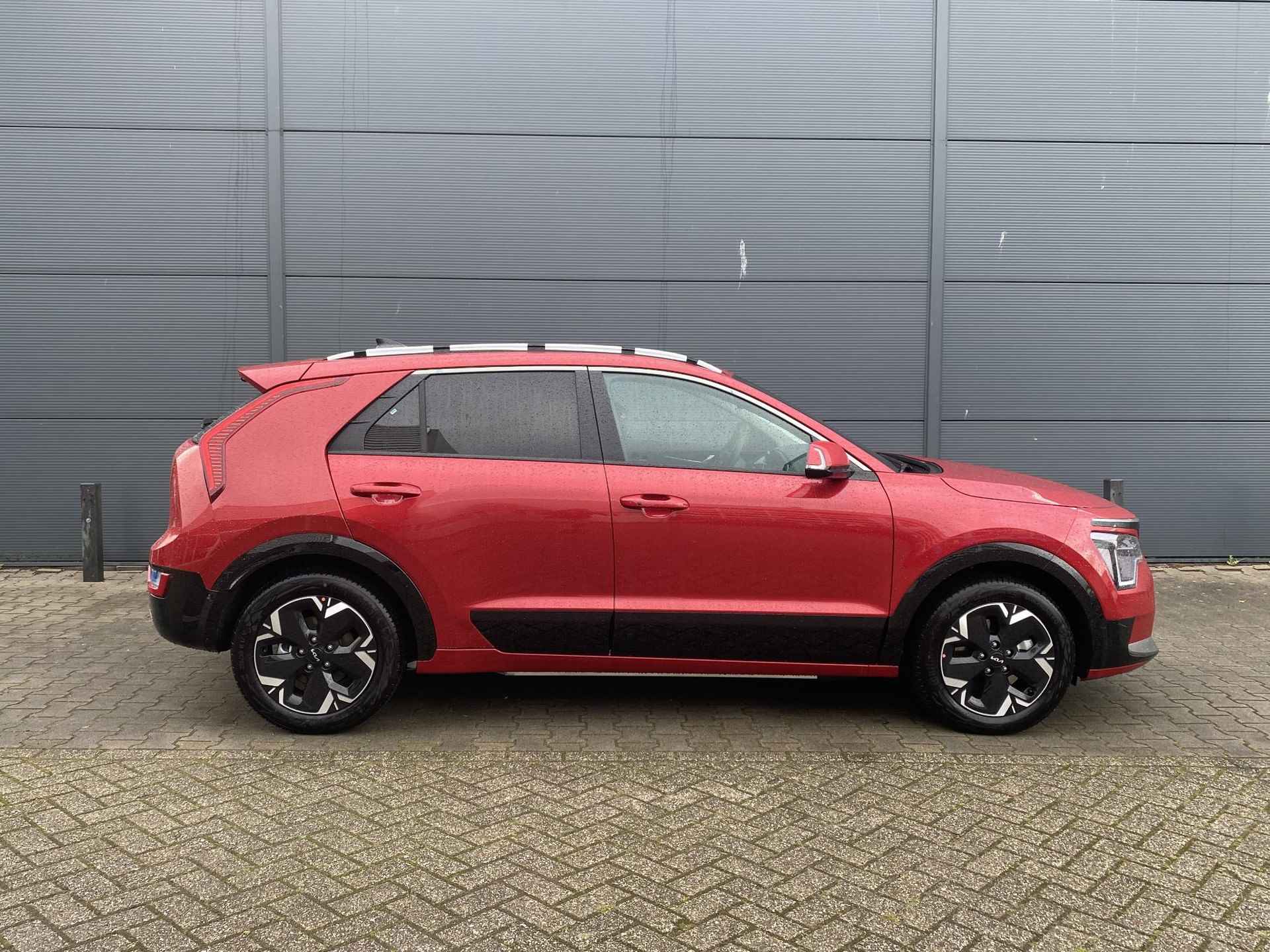 Kia Niro EV DynamicPlusLine 64.8 kWh Lease vanaf €639,01 p/m! - 4/15