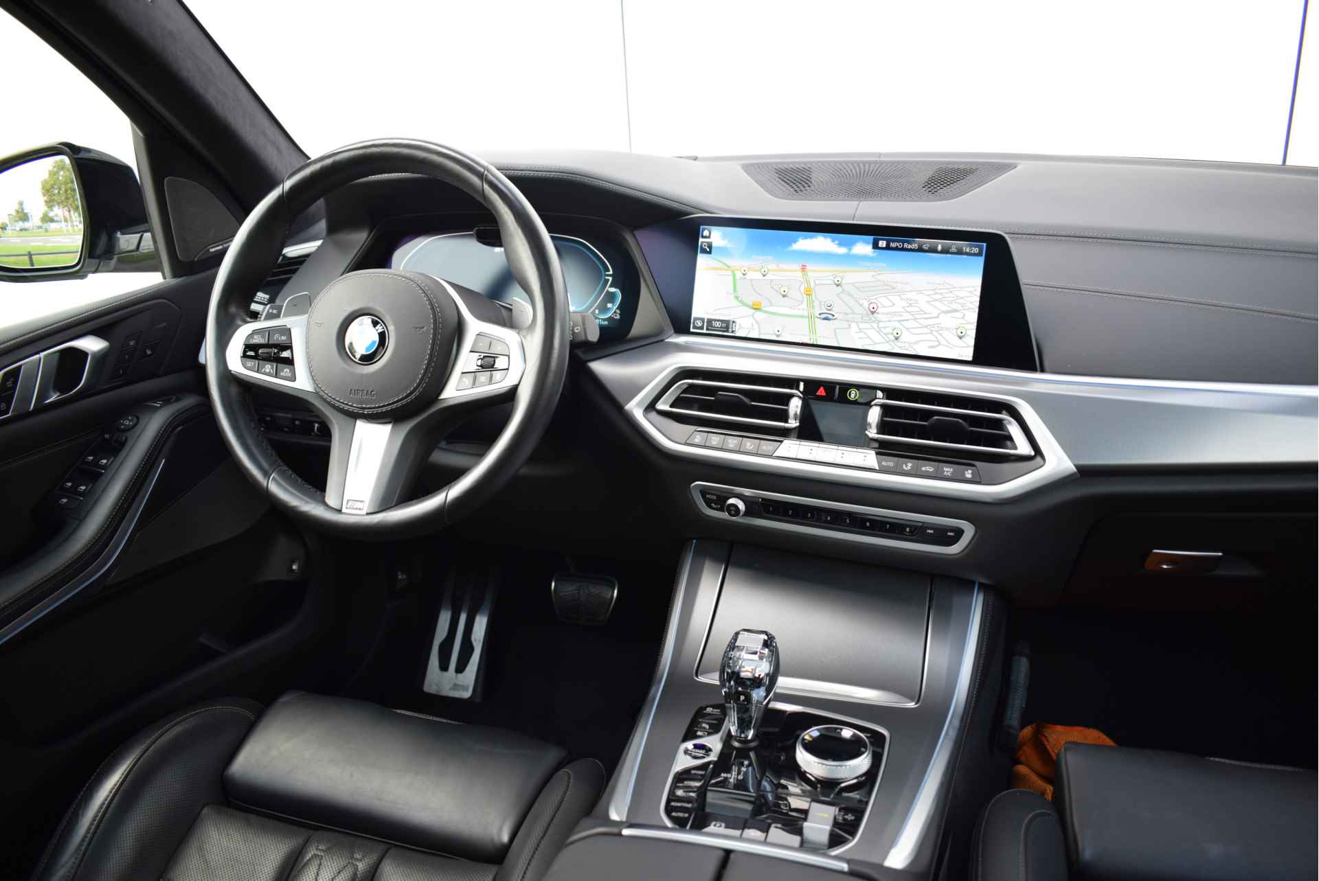 BMW X5 xDrive45e High Executive M Sport Automaat / Panoramadak Sky Lounge / Trekhaak / Laserlight / Head-Up / Harman Kardon / Gesture Control / Parking Assistant - 17/38