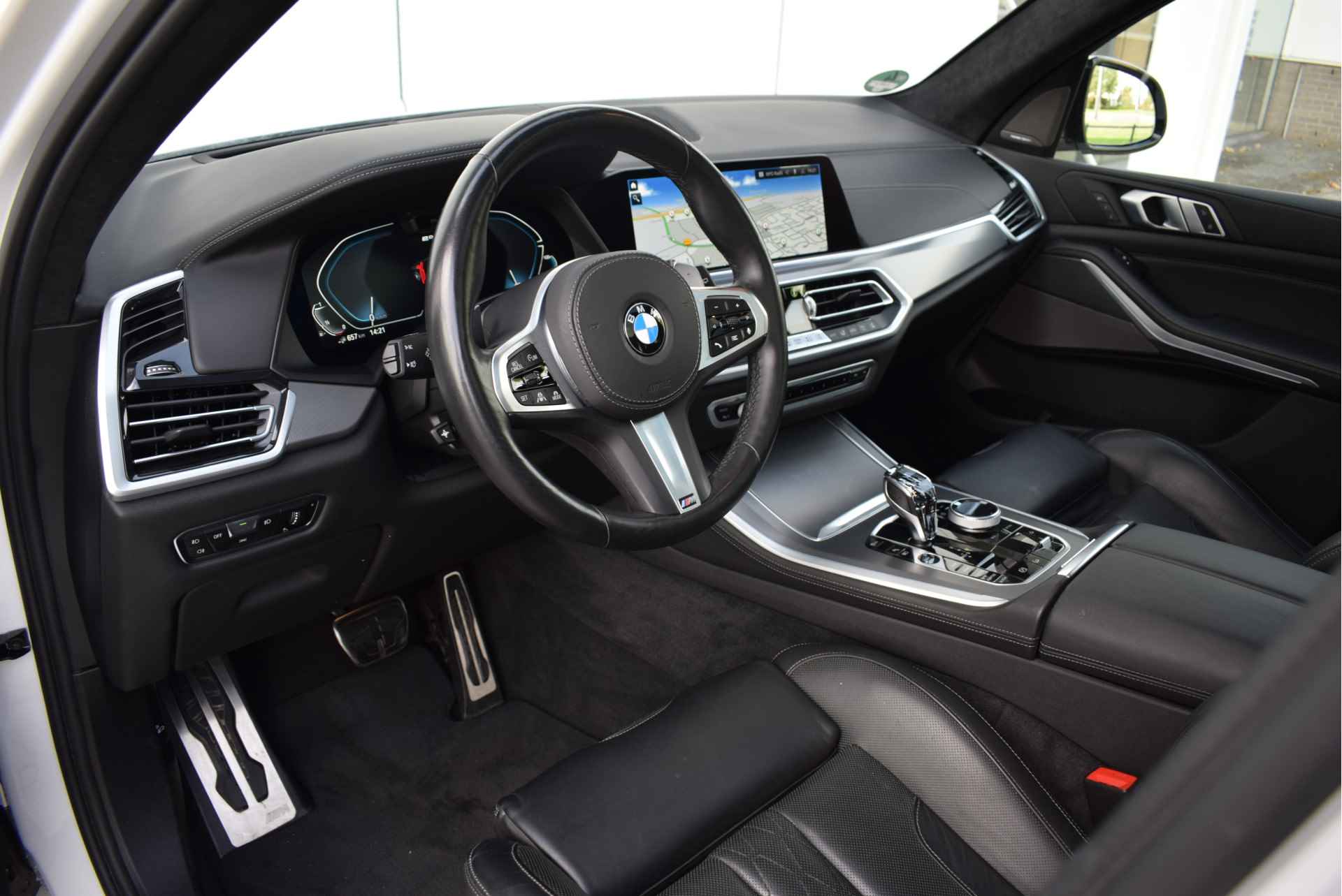 BMW X5 xDrive45e High Executive M Sport Automaat / Panoramadak Sky Lounge / Trekhaak / Laserlight / Head-Up / Harman Kardon / Gesture Control / Parking Assistant - 18/38