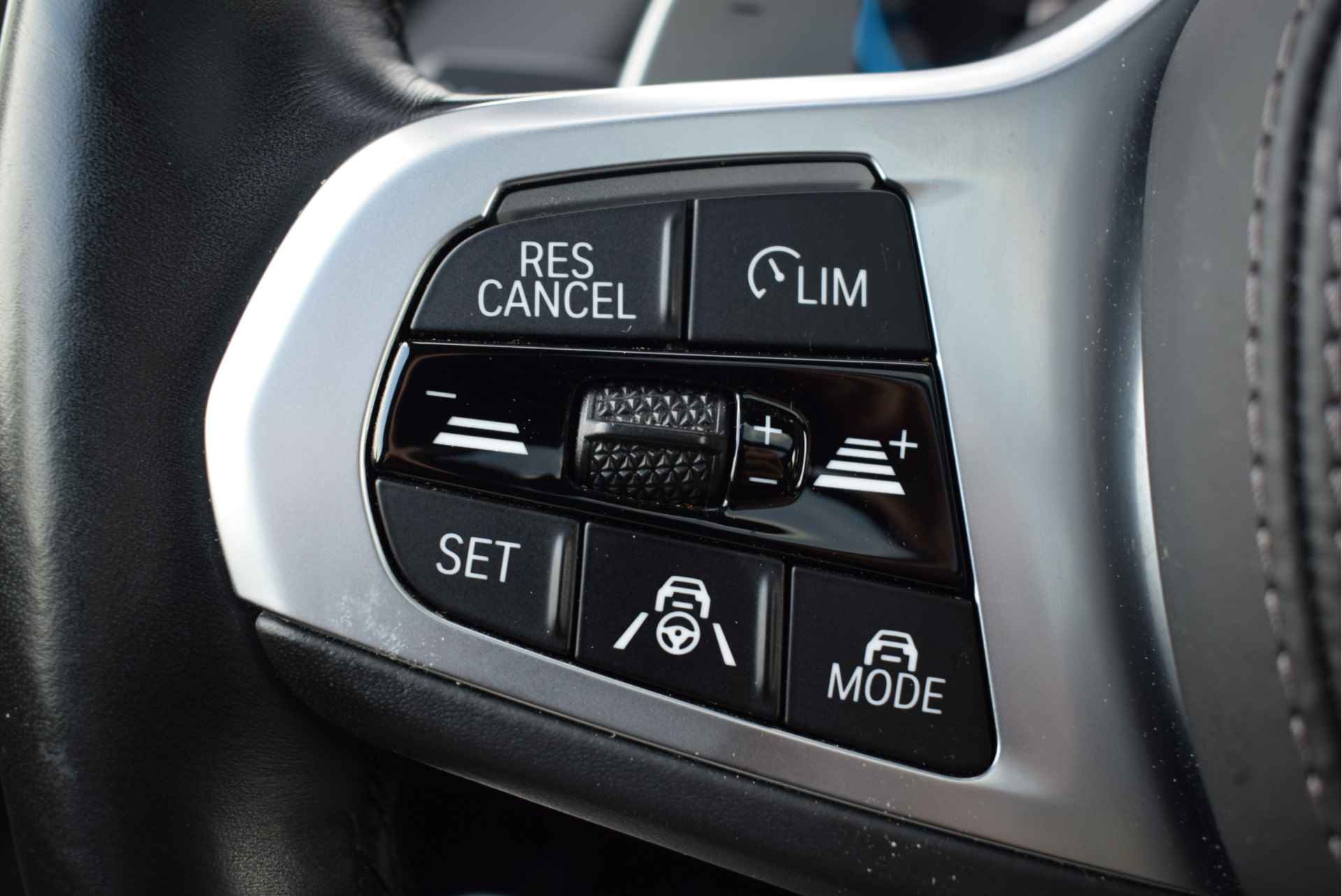 BMW X5 xDrive45e High Executive M Sport Automaat / Panoramadak Sky Lounge / Trekhaak / Laserlight / Head-Up / Harman Kardon / Gesture Control / Parking Assistant - 27/38