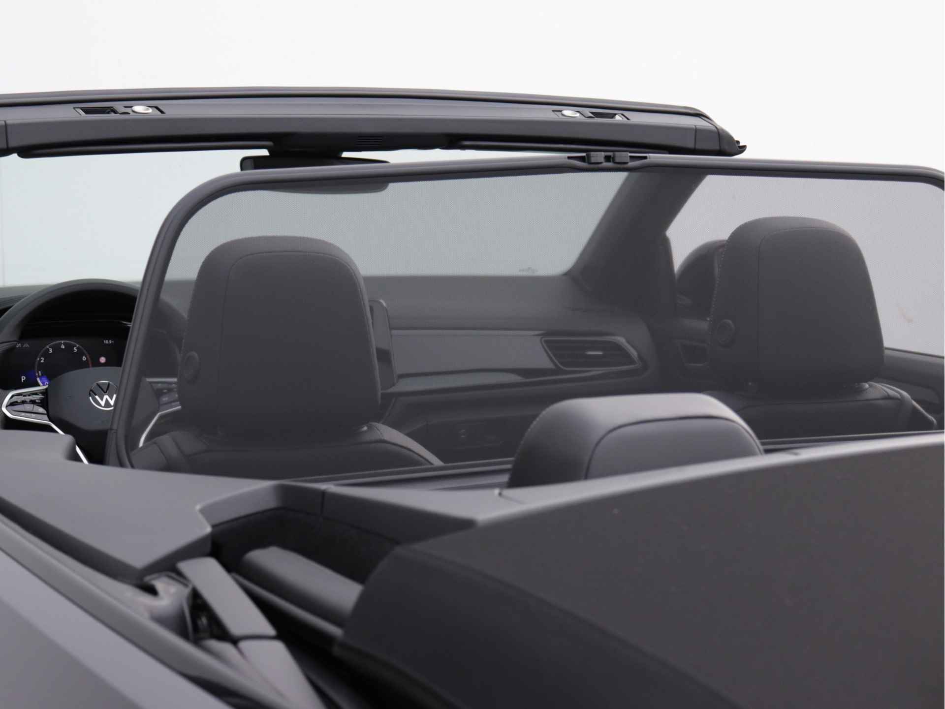 Volkswagen T-Roc Cabrio 1.5 TSI R-Line 150pk Automaat | Black Style | Navigatie | Stoel- en Stuurverwarming | 19" Velgen | - 36/66