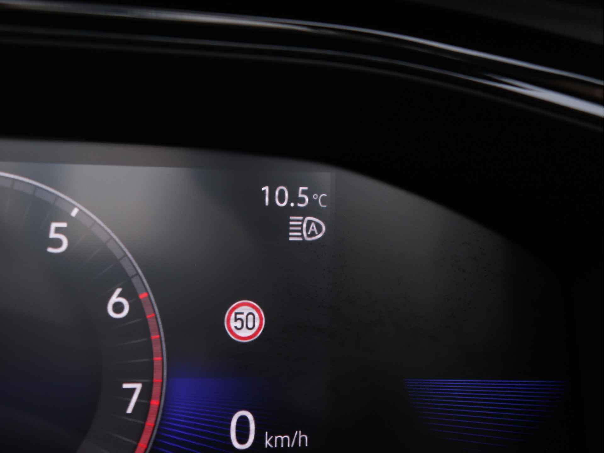 Volkswagen T-Roc Cabrio 1.5 TSI R-Line 150pk Automaat | Black Style | Navigatie | Stoel- en Stuurverwarming | 19" Velgen | - 63/66