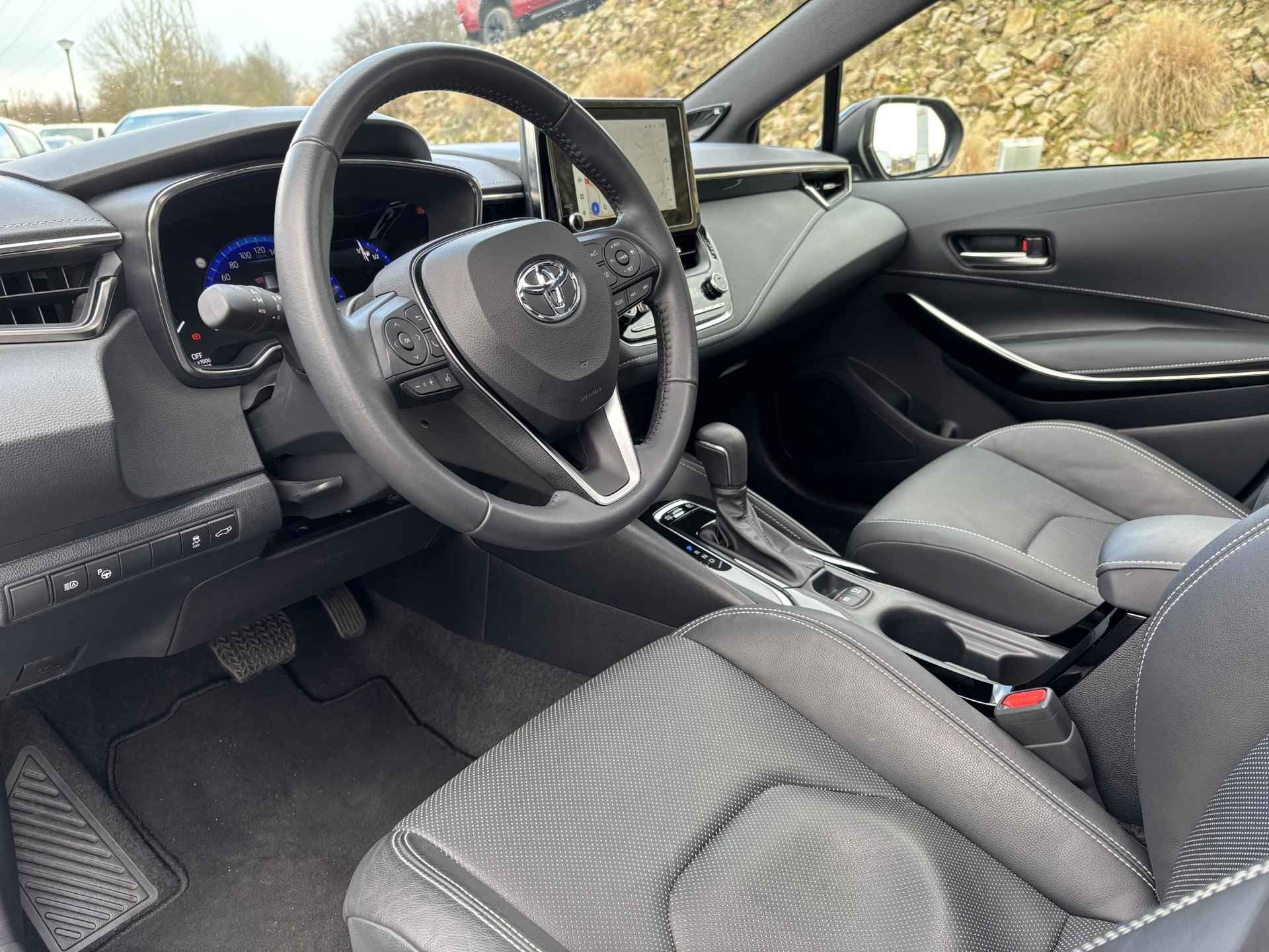 Toyota Corolla Touring Sports 2.0 Hybrid Premium | Panoramadak | Dodehoek | JBL - 2/25