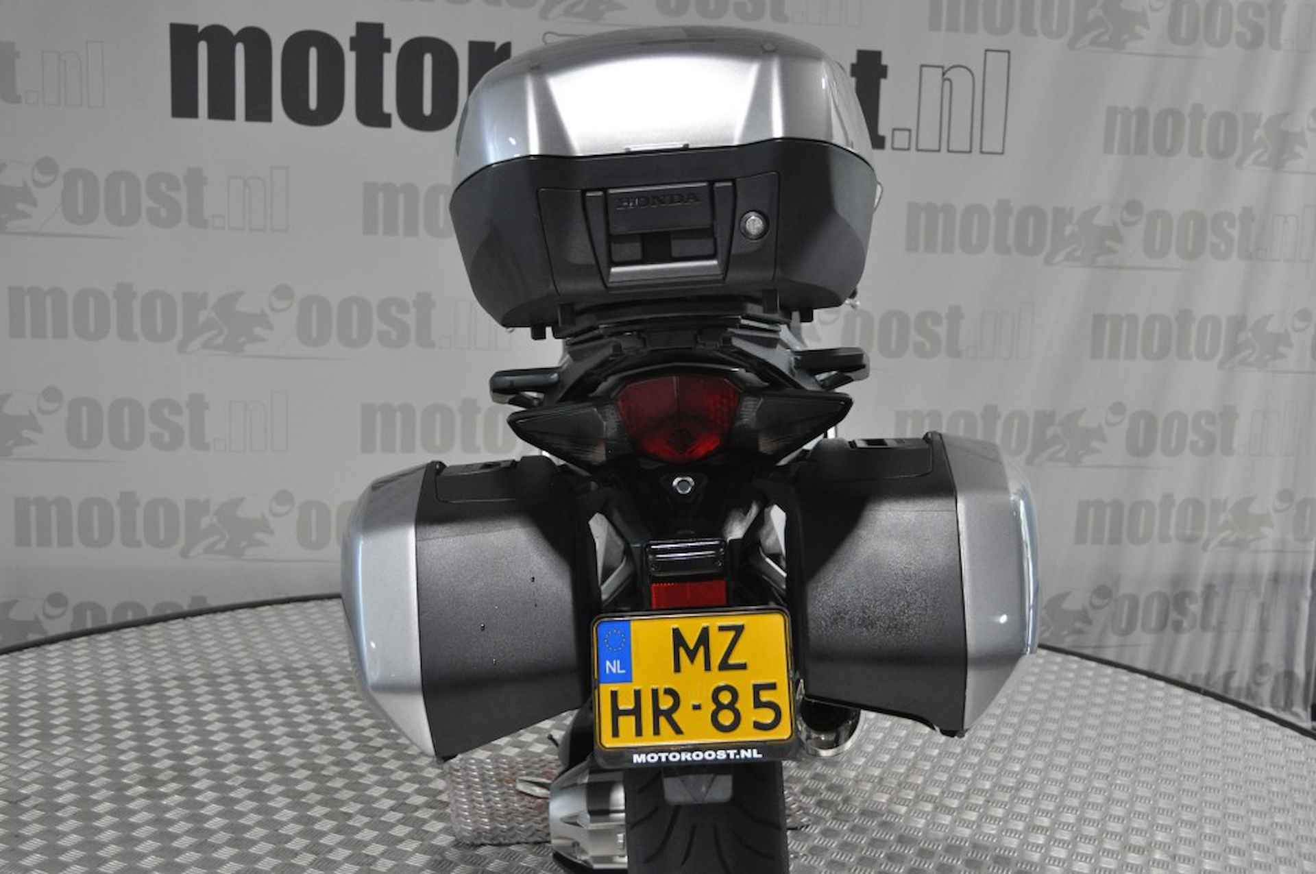 HONDA Vfr 1200 F   Abs - 15/19