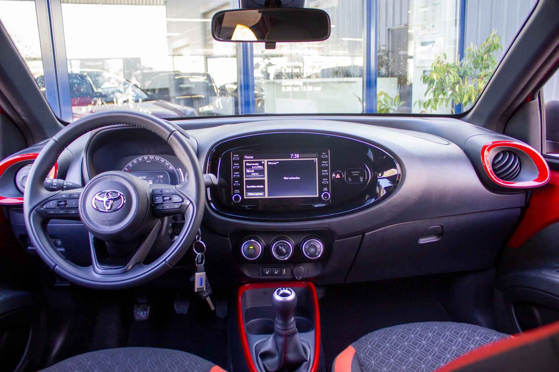 Toyota Aygo X 1.0 VVT-i MT Pulse | Prijs rijklaar incl. 12 mnd garantie | Bluetooth Stoelverwarming Apple/Android carplay - 4/41
