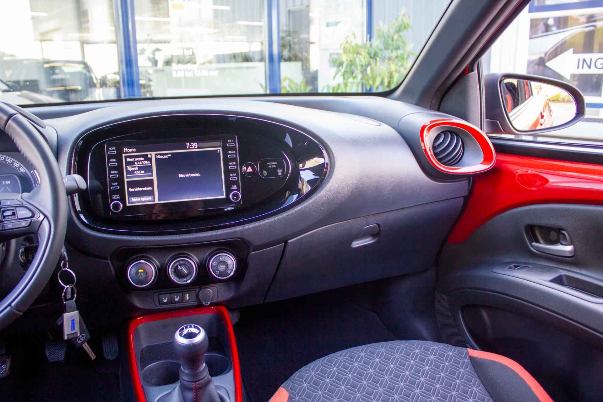 Toyota Aygo X 1.0 VVT-i MT Pulse | Prijs rijklaar incl. 12 mnd garantie | Bluetooth Stoelverwarming Apple/Android carplay - 16/41