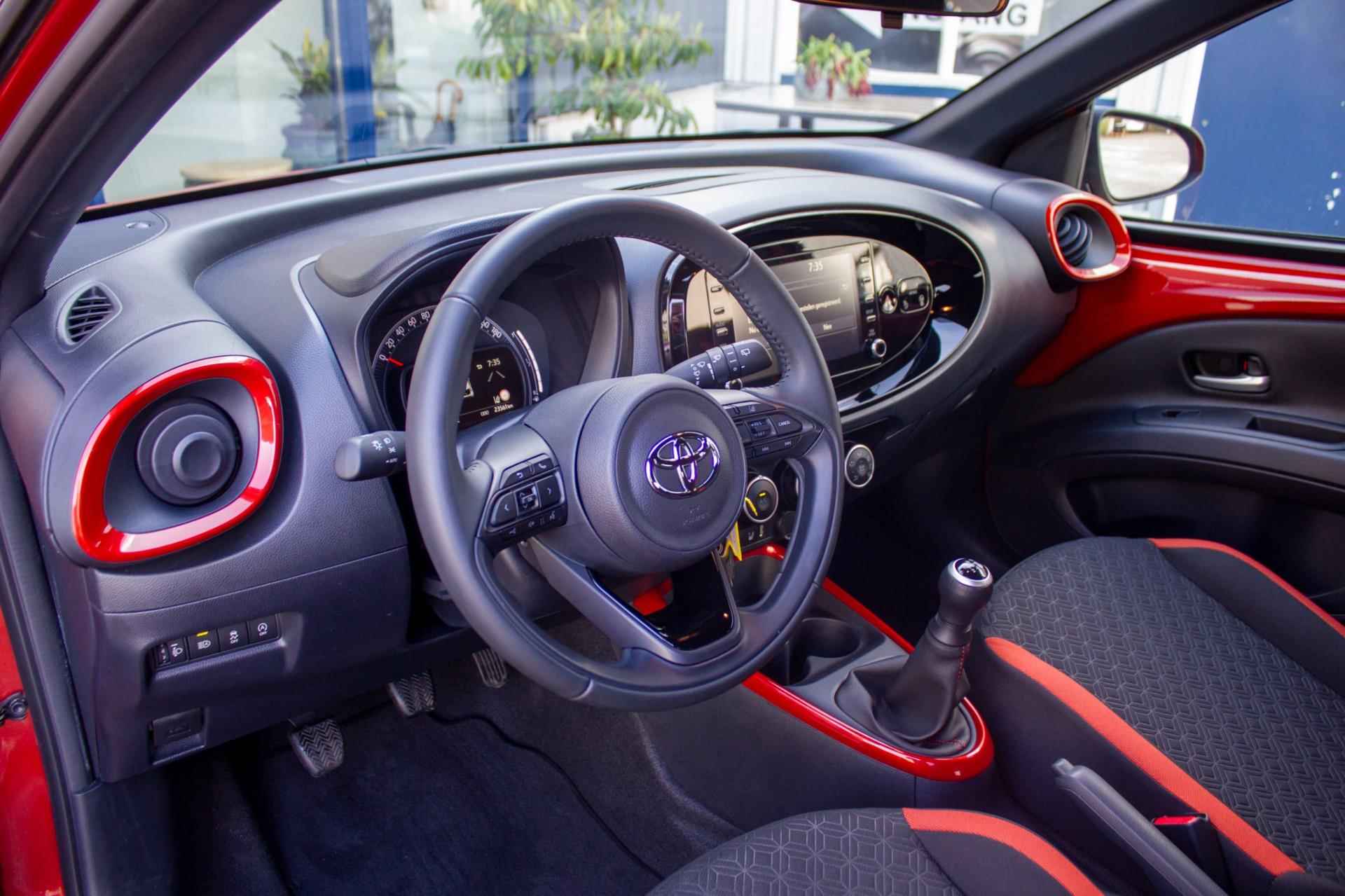 Toyota Aygo X 1.0 VVT-i MT Pulse | Prijs rijklaar incl. 12 mnd garantie | Bluetooth Stoelverwarming Apple/Android carplay - 17/41