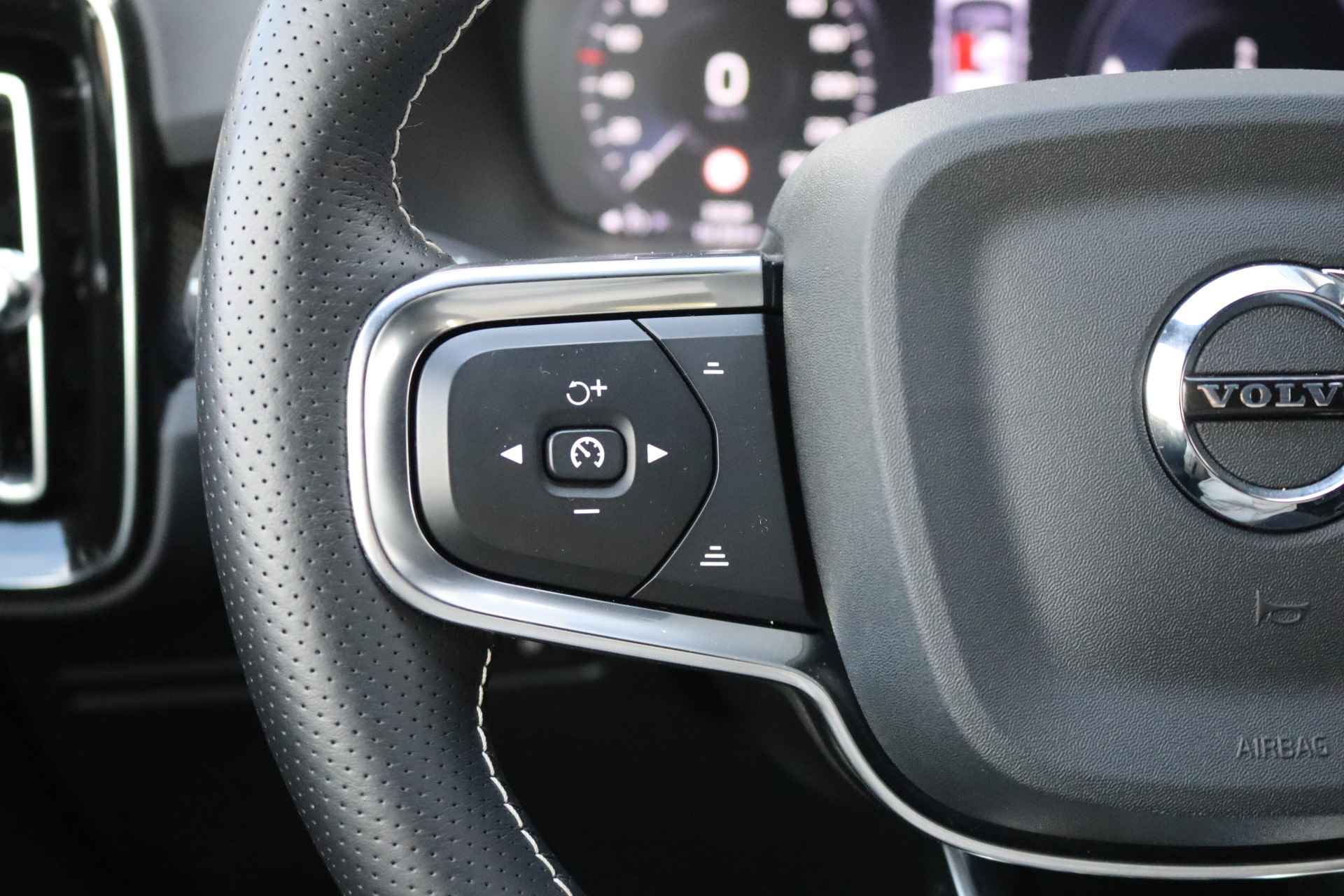 Volvo XC40 1.5 T4 Recharge R-Design Navigatie/Camera/Elektr.-klep/Carplay-android - 16/33
