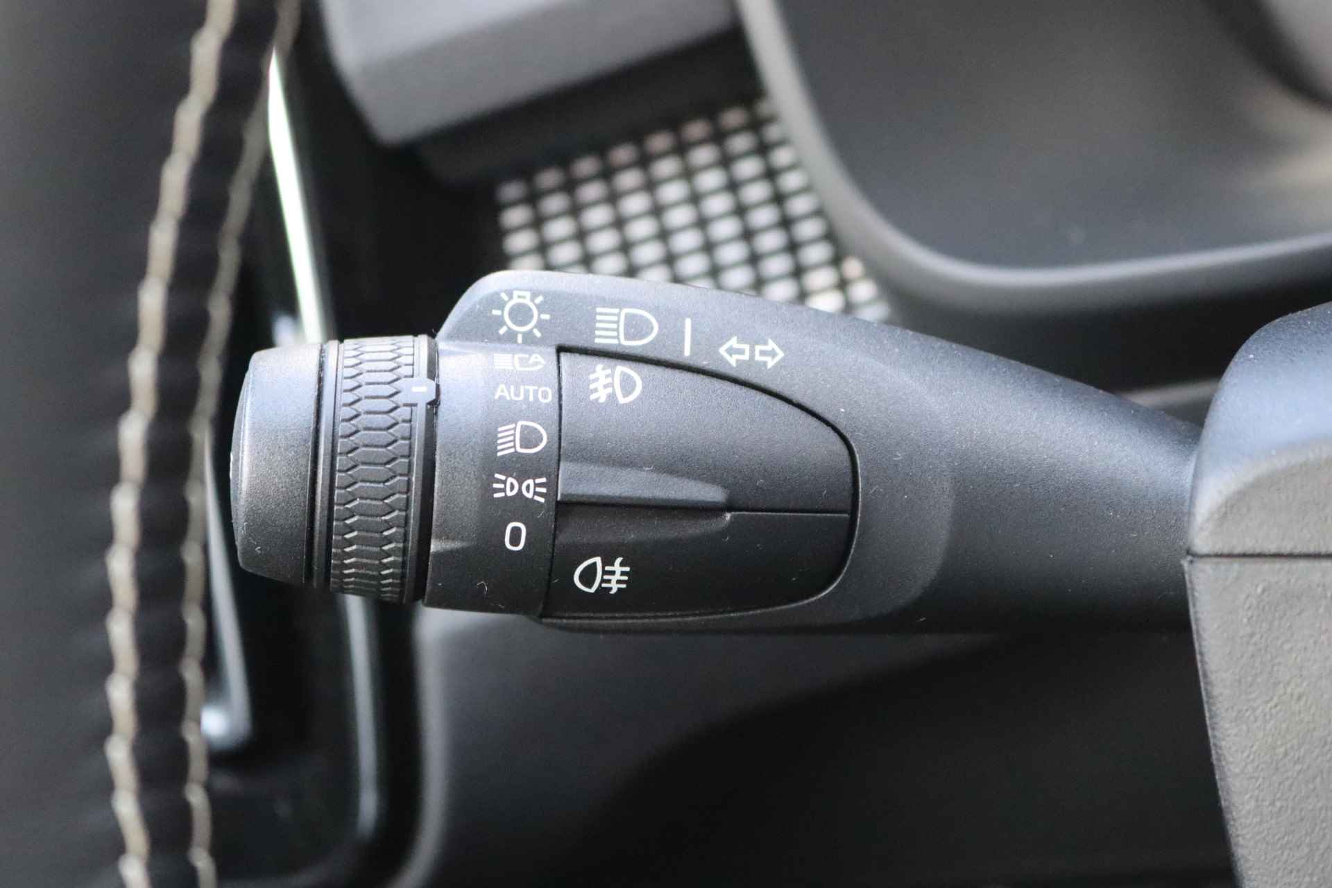 Volvo XC40 1.5 T4 Recharge R-Design Navigatie/Camera/Elektr.-klep/Carplay-android - 18/33