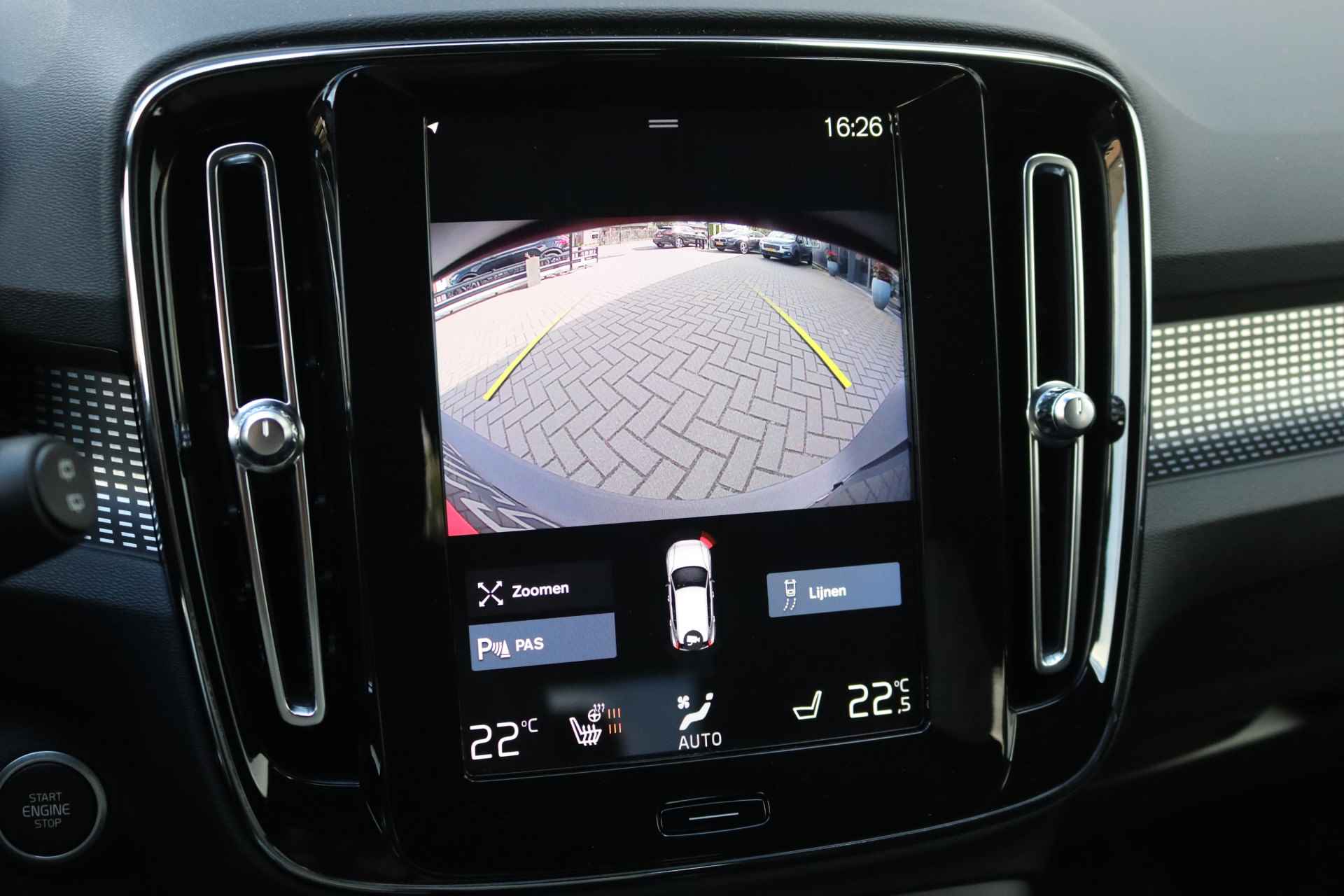 Volvo XC40 1.5 T4 Recharge R-Design Navigatie/Camera/Elektr.-klep/Carplay-android - 24/33