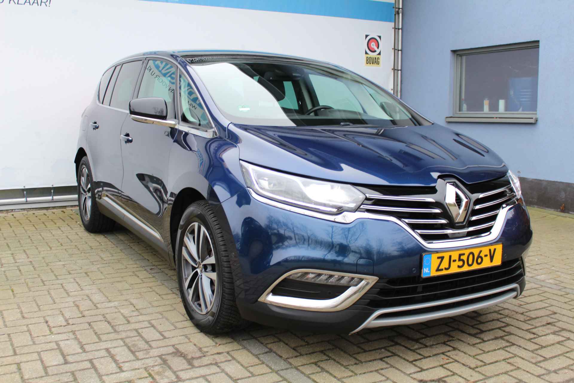 Renault Espace 225 pk Intens 7p. | Incl. 12 maanden Garantie | Panorama dak | Trekhaak | Parkeersensoren V+A | Cruise controle | Navigatie | Apple CarPlay/Android Auto | Climate controle | Keyless entry/start | Digital Cockpit | DAB | Half lederen bekleding | Dodehoek detectie | LED Koplampen | Ambient light | 18 Inch LMV | Origineel NL Auto | NAP | - 5/68