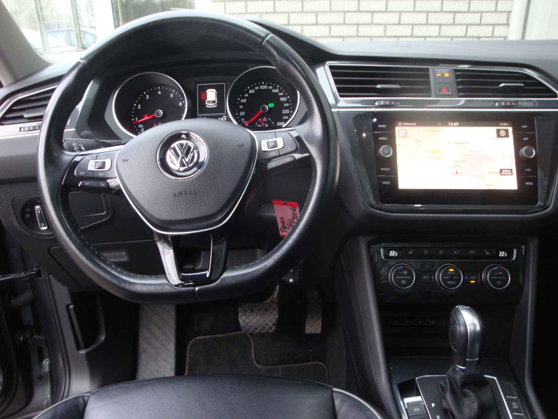 Volkswagen Tiguan 1.5 TSI ACT Comfortline Business/ Panoramadak/ Lederen bekleding - 12/27