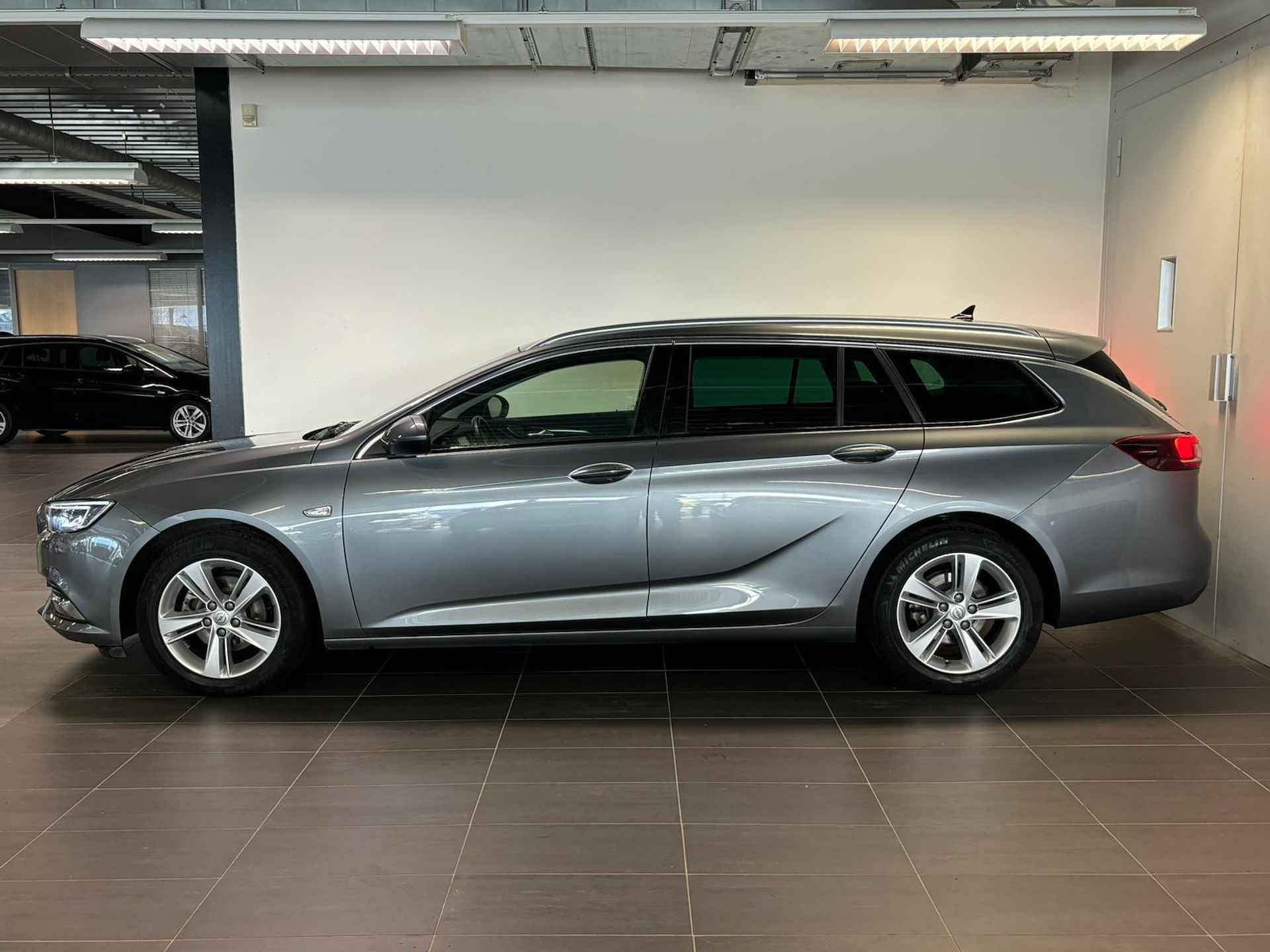 Opel Insignia Sports Tourer 1.5 Turbo Innovation Aut. | NAVI | CAMERA | AGR-STOELEN | LED | CARPLAY | WINTERPAKKET | EL. KLEP | PDC V+A | LMV 17 INCH - 2/18