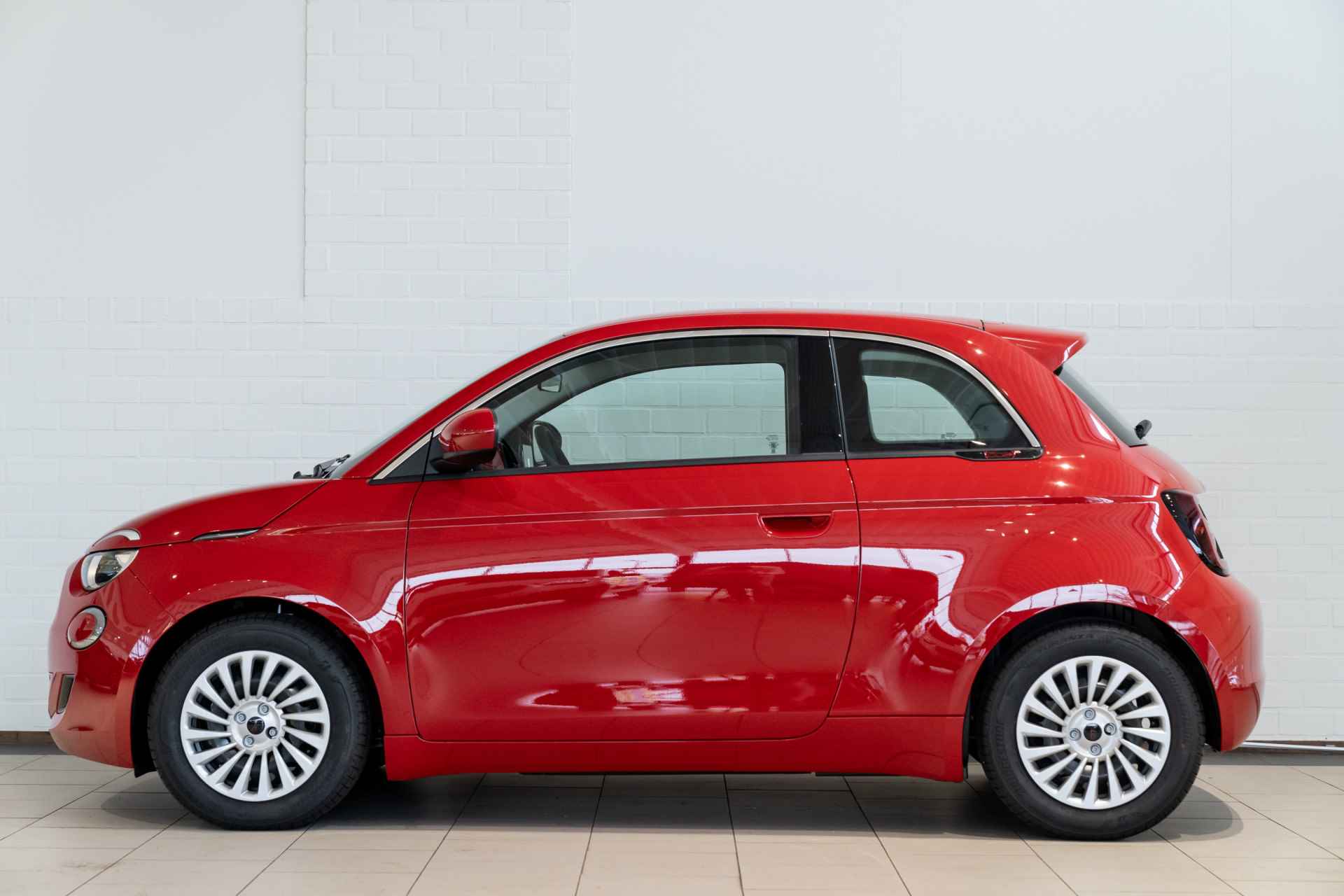 Fiat 500E RED 24 kWh | Navigatie | Pro Pack | Climate Controle | DAB | Apple Carplay & Android Auto | - 5/32