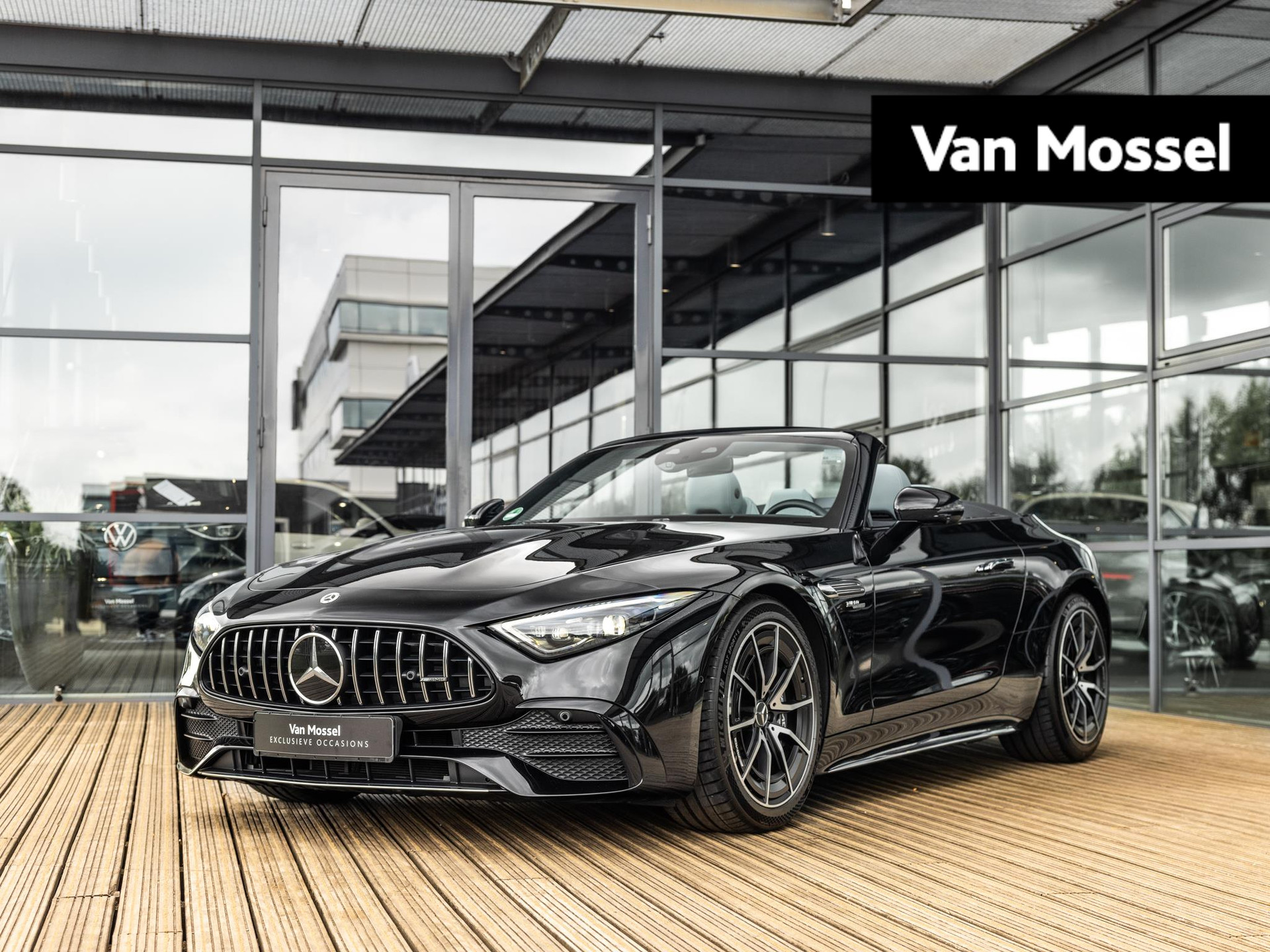 Mercedes-Benz SL-klasse Roadster AMG 43 | BURMESTER | AMG PERFORMANCE UITLAAT | KEYLESS | RIJ-ASSISTENTIEPAKKET | 360 CAMERA | STOELVENTILATIE | NEKVERWARMING | STOELMEMORY | STOELMASSAGE | SFEERVERLICHTING |