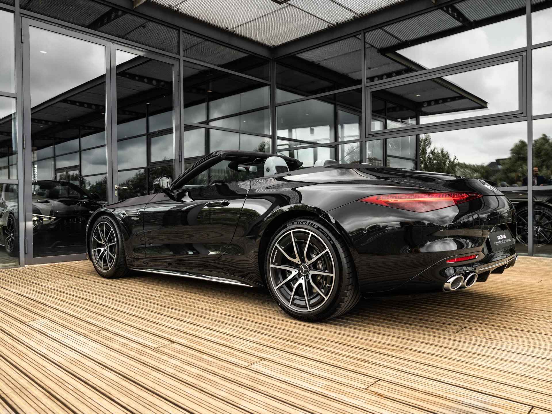 Mercedes-Benz SL-klasse Roadster AMG 43 | BURMESTER | AMG PERFORMANCE UITLAAT | KEYLESS | RIJ-ASSISTENTIEPAKKET | 360 CAMERA | STOELVENTILATIE | NEKVERWARMING | STOELMEMORY | STOELMASSAGE | SFEERVERLICHTING | - 21/45