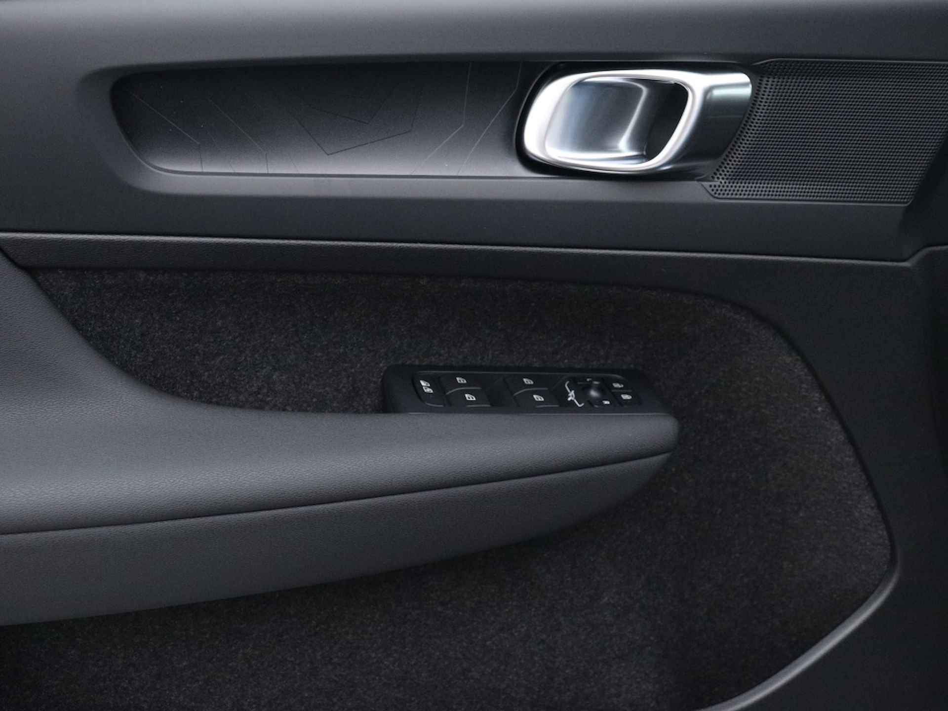 Volvo C40 Extended Plus 82 kWh | Trekhaak | Panorama dak | Camera | - 15/46