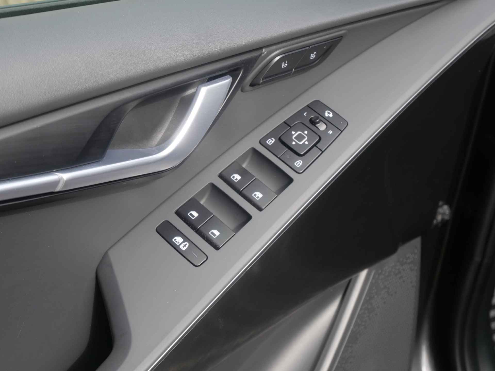 Kia Niro EV ExecutiveLine 64.8 kWh | Trekhaak | Schuif-/kanteldak | Stoel-/stuurverwarming | Elek. stoelen + geheugen | LED | Harman kardon - 20/27