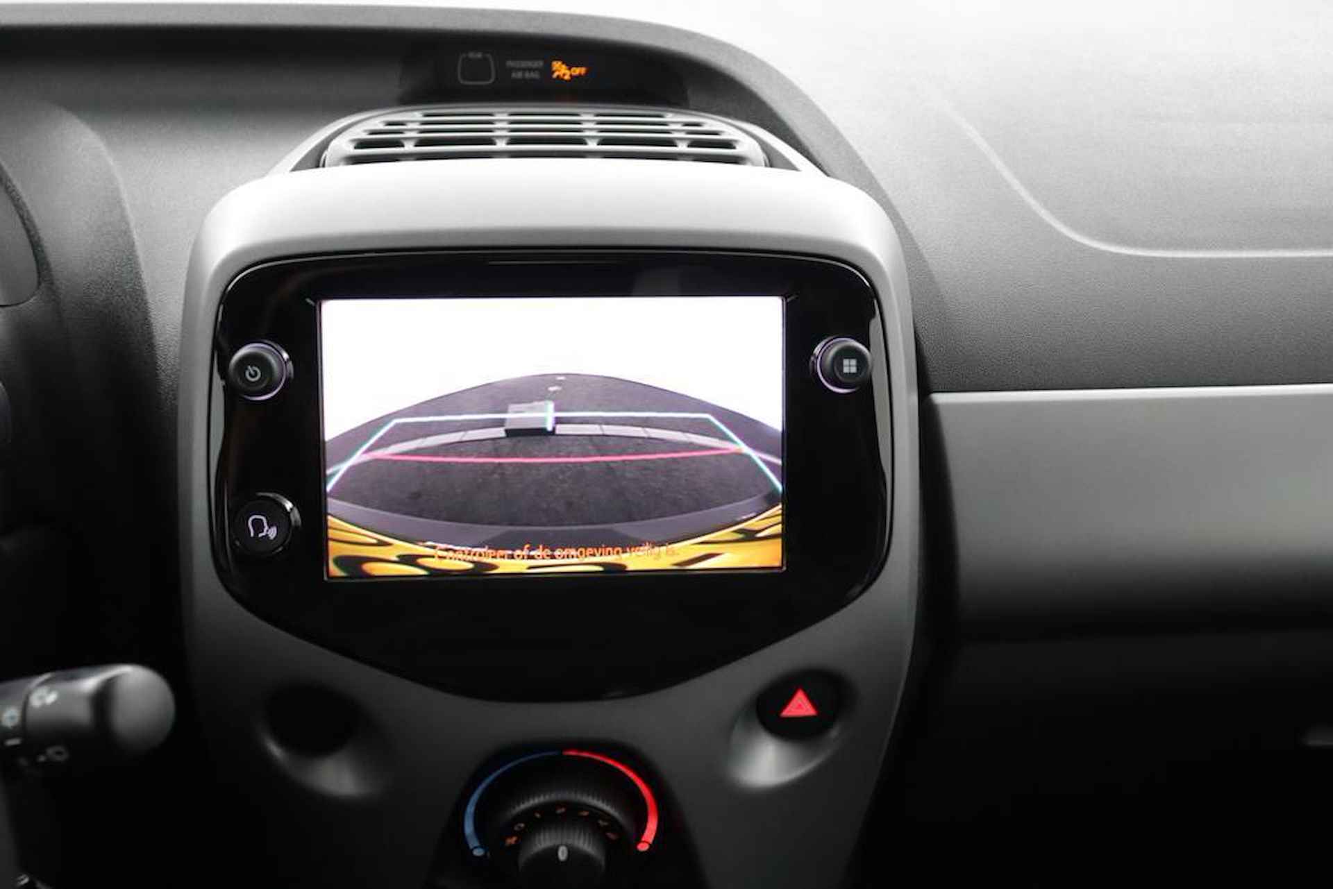 Toyota Aygo 1.0 VVT-i x-play | Airco | Apple Carplay/Android Auto | Parkeercamera | - 8/42
