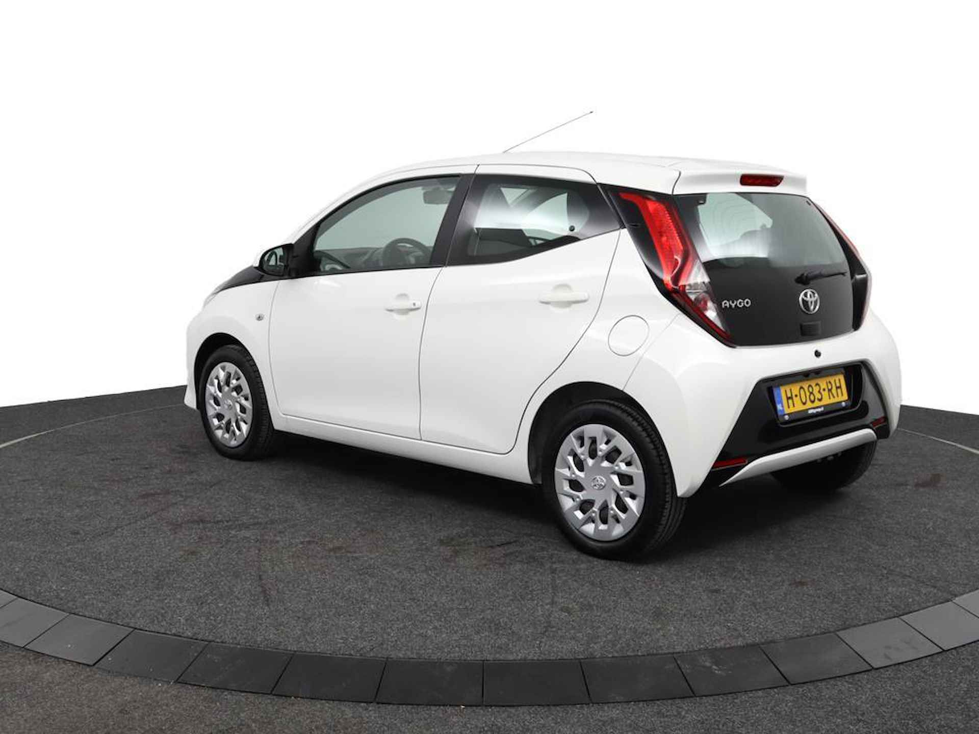 Toyota Aygo 1.0 VVT-i x-play | Airco | Apple Carplay/Android Auto | Parkeercamera | - 12/42