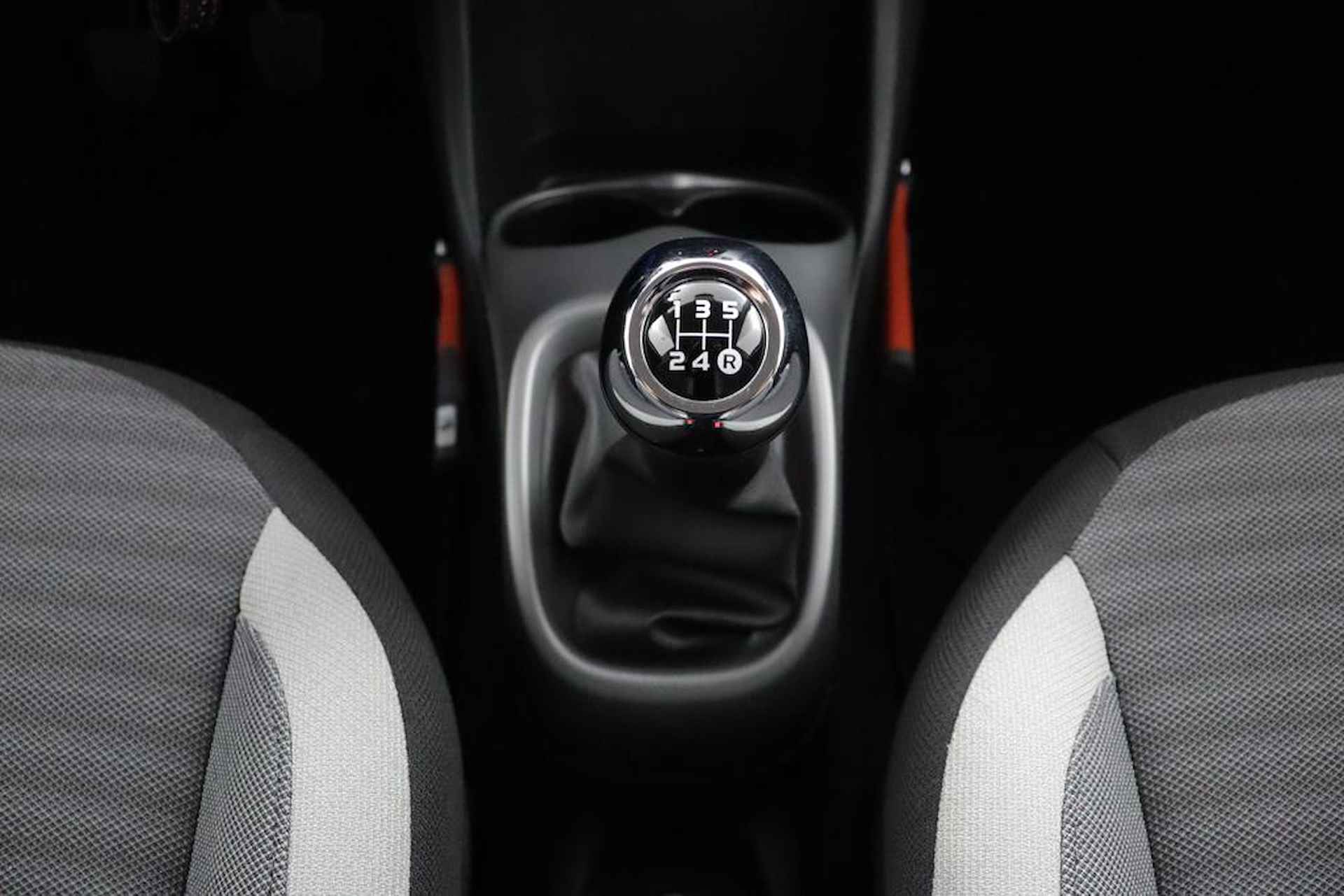 Toyota Aygo 1.0 VVT-i x-play | Airco | Apple Carplay/Android Auto | Parkeercamera | - 25/42