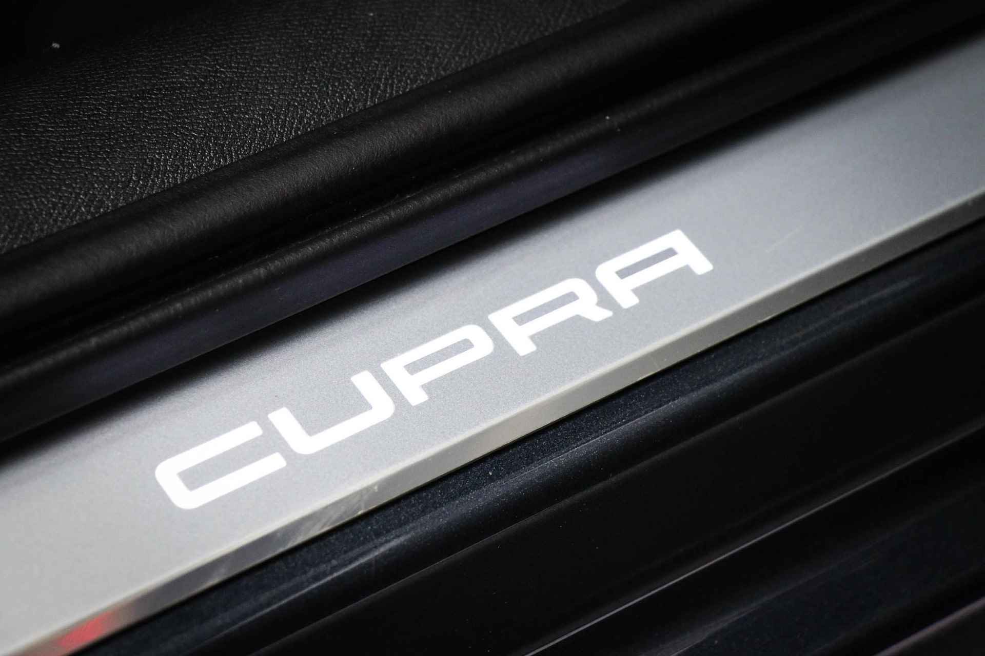 CUPRA Leon 1.4 e-Hybrid VZ Performance | PANORAMADAK | SFEERVERLICHTING | STUURVERWARMING - 11/55