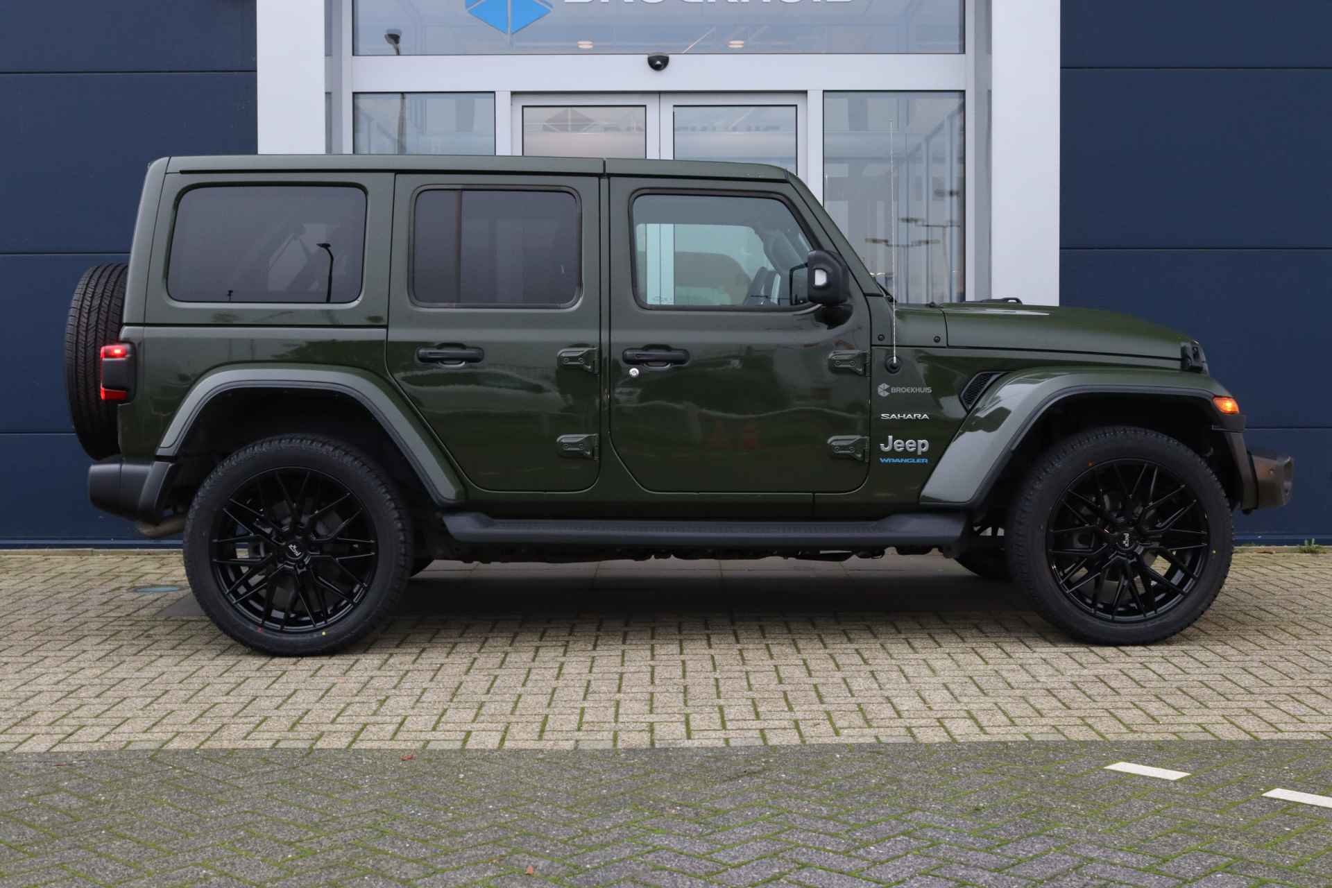 Jeep Wrangler Unlimited 4xe 380PK Sahara | 22'' Velgen | Stuur + Stoel verwarming | Camera V/A | ACC | Keyless - 15/59