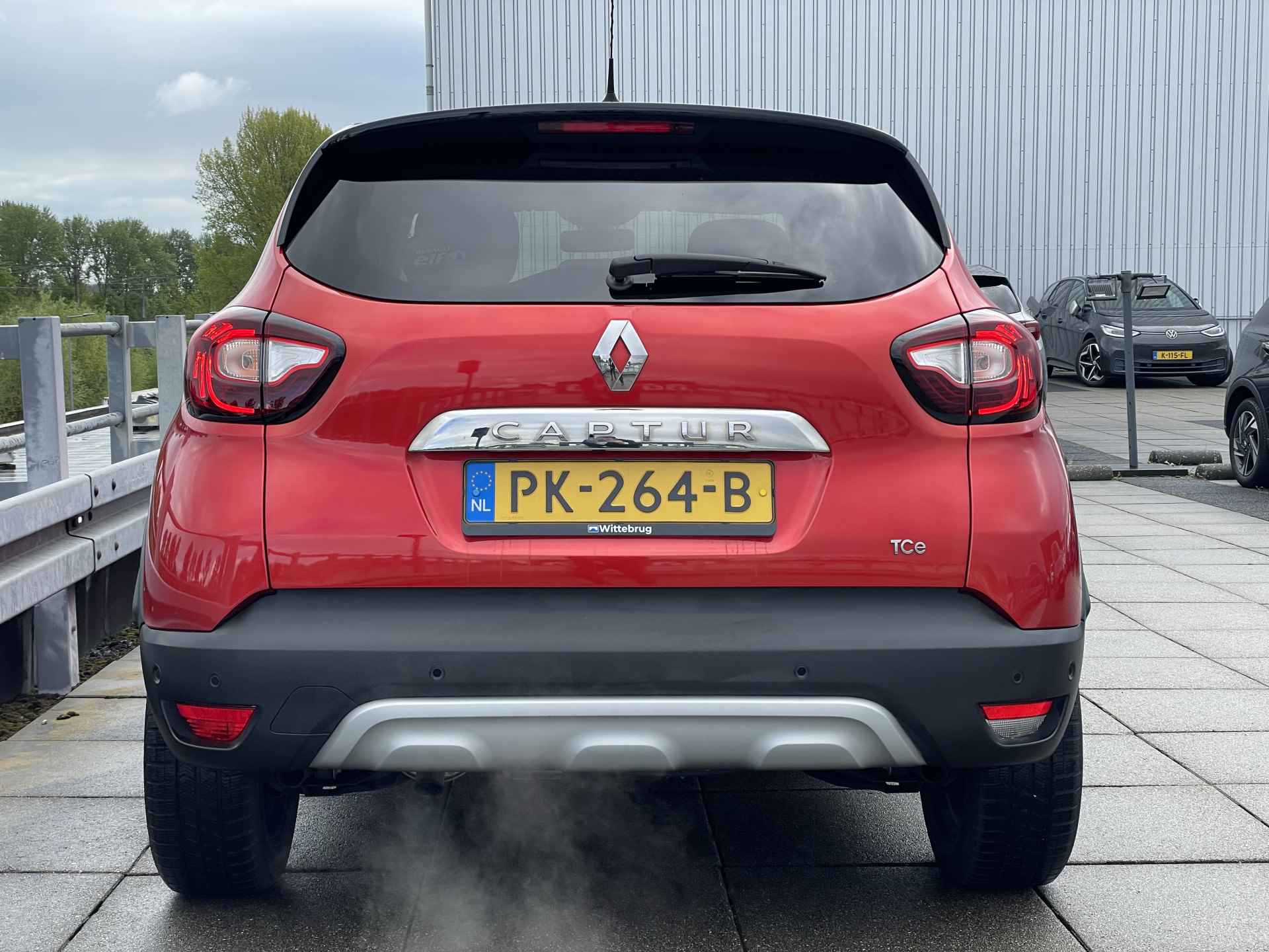 Renault Captur 1.2 TCe Intens | Parkeerpakket | Navigatie | Achteruitrijcamera | Rijklaarprijs! - 10/36