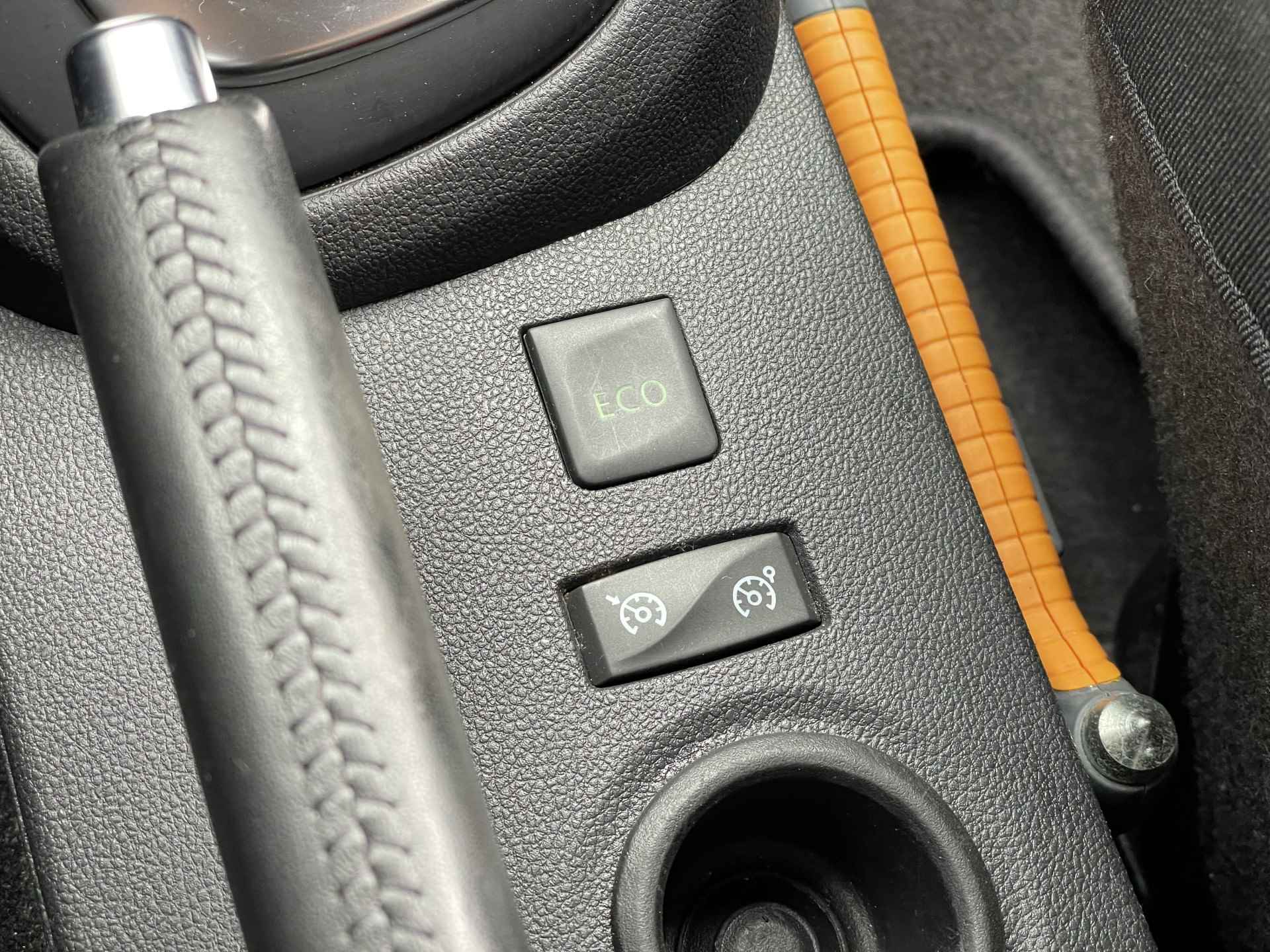 Renault Captur 1.2 TCe Intens | Parkeerpakket | Navigatie | Achteruitrijcamera | Rijklaarprijs! - 28/36