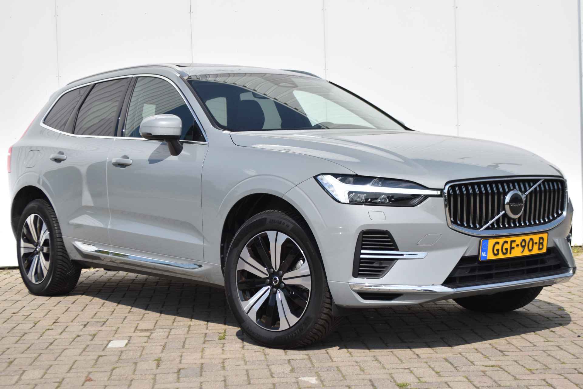 Volvo XC60 Recharge T6 AWD Plus Bright #Trekhaak #Keyless #VapourGrey - 3/37