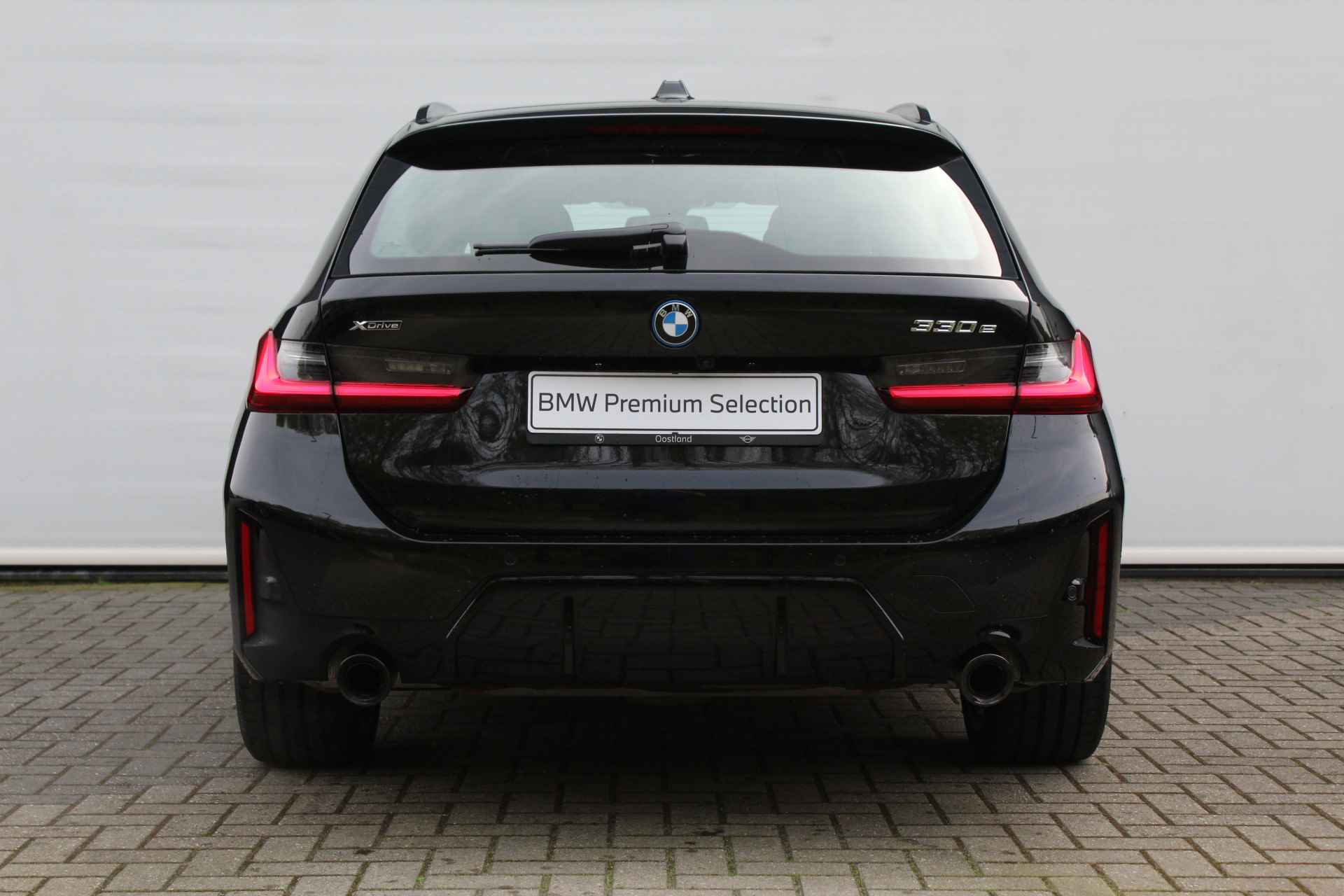 BMW 3 Serie Touring 330e xDrive High Executive M Sport Automaat / Panoramadak / Adaptieve LED  / Parking Assistant Plus / Sportstoelen / Adaptief M Onderstel / Active Cruise Control - 8/31