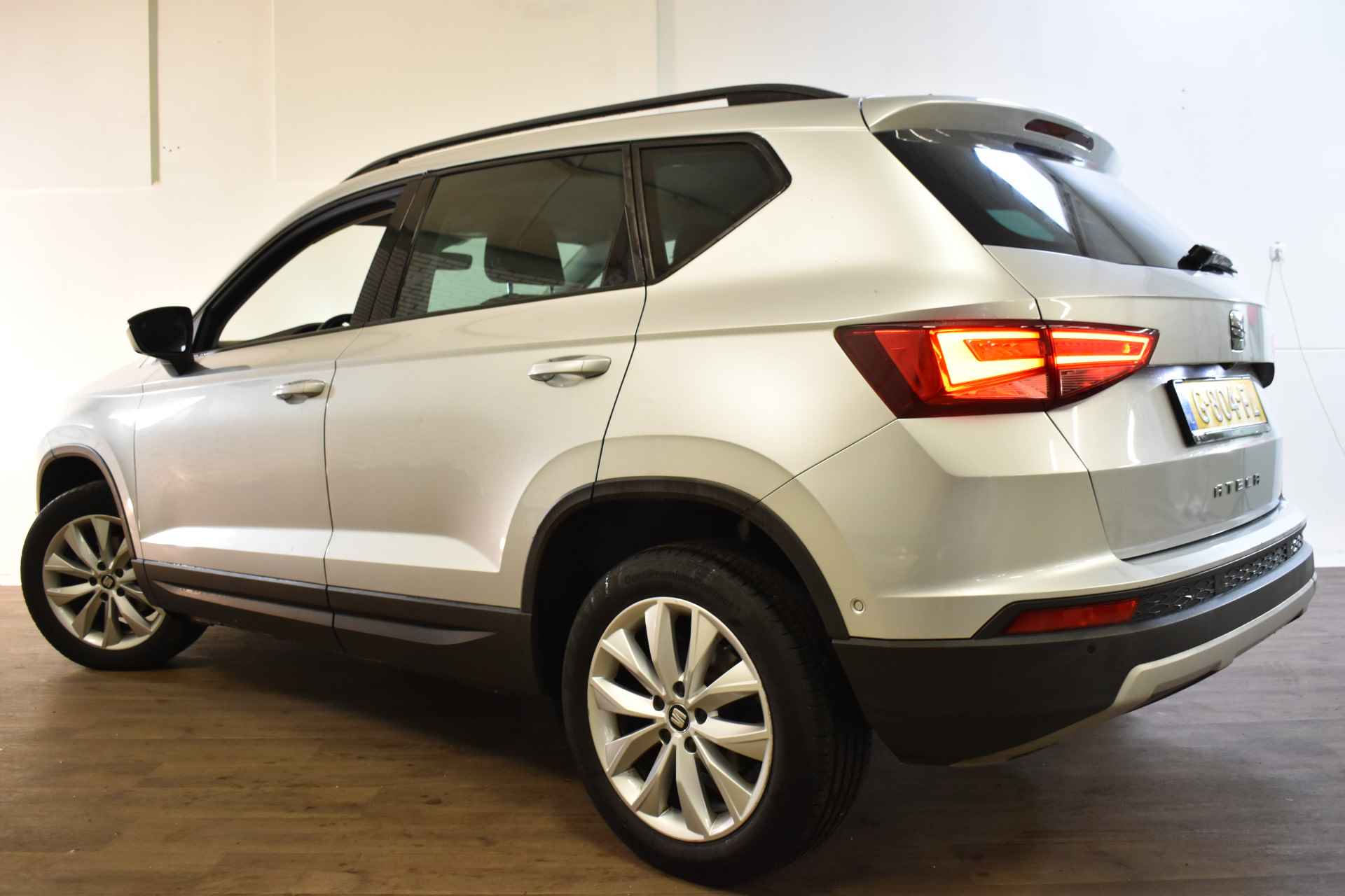 SEAT Ateca 1.5 TSI 150PK STYLE BUSINESS INTENSE LED/NAVI/CAMERA/CARPLAY - 9/39