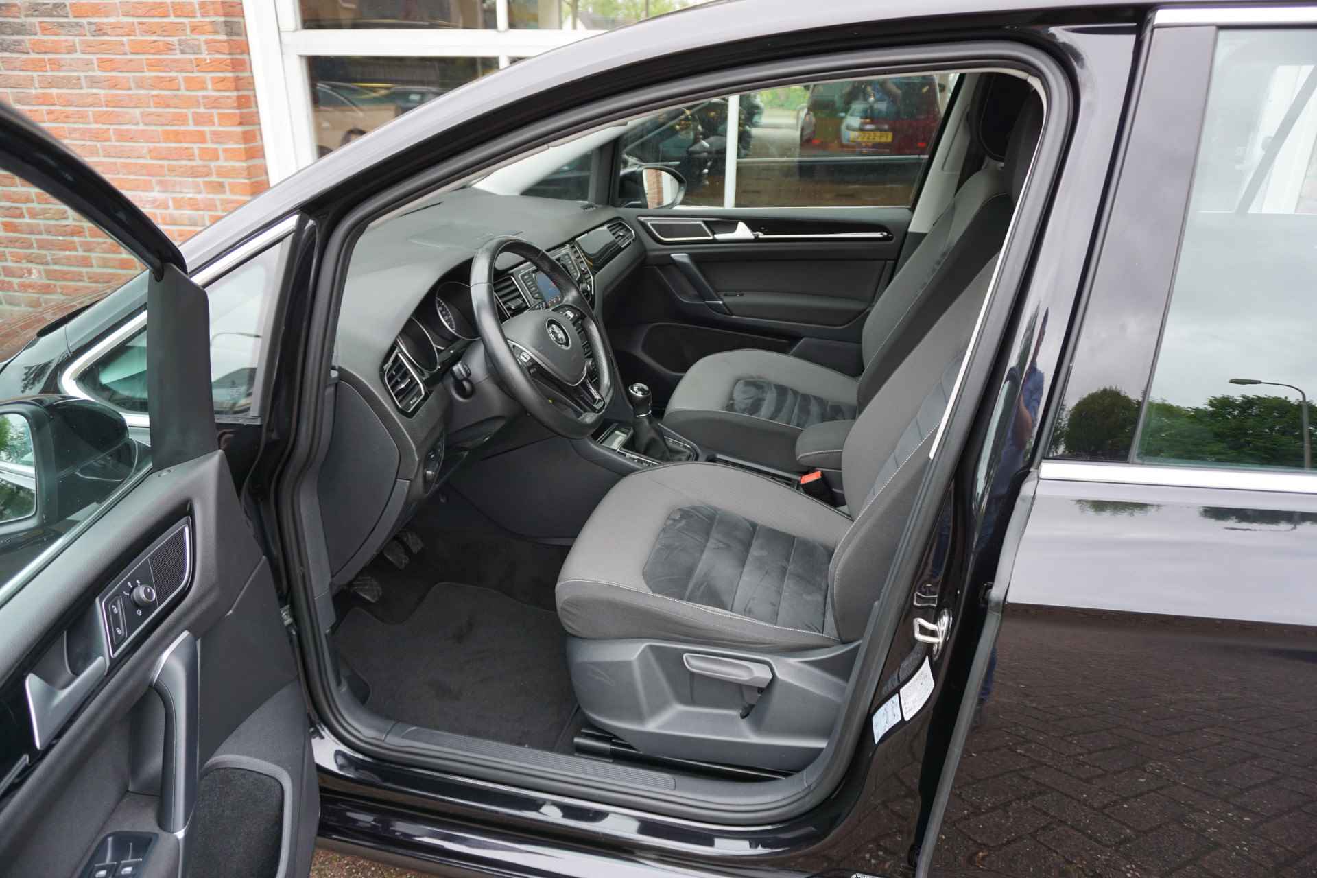 Volkswagen Golf Sportsvan 1.2 TSI Highline Trekhaak | PDC | Adapt. Cruise Control *All in prijs* - 6/27