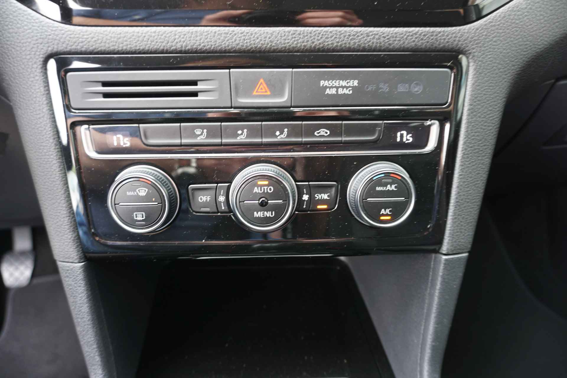 Volkswagen Golf Sportsvan 1.2 TSI Highline Trekhaak | PDC | Adapt. Cruise Control *All in prijs* - 17/27