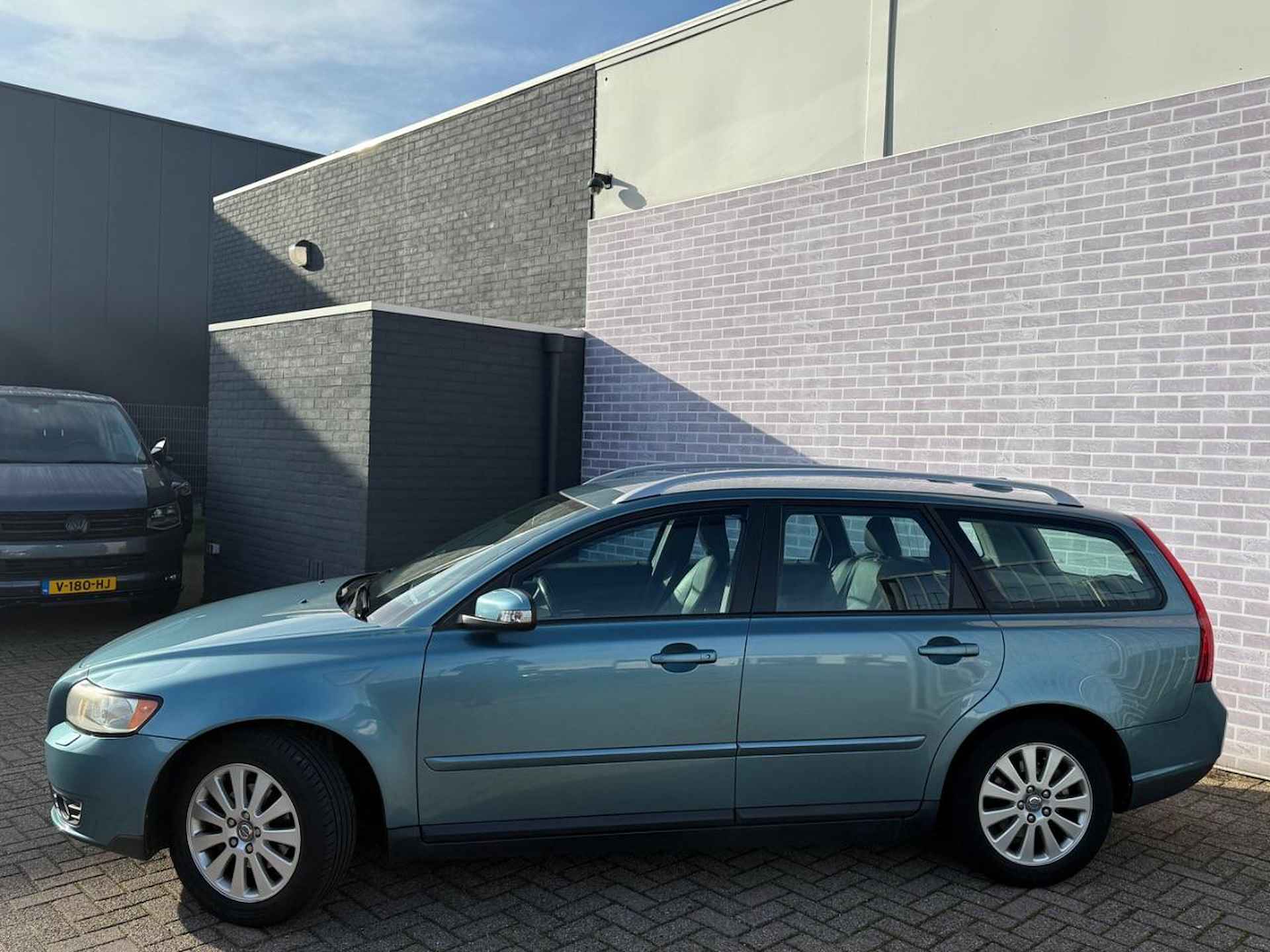 Volvo V50 1.8 Edition II | Stoelverwarming | Youngtimer  Trekhaak | Cruise Control | Regensensor | Dakrails | High Performance Audio | Leder | Mistlampen | Climate control | - 9/11