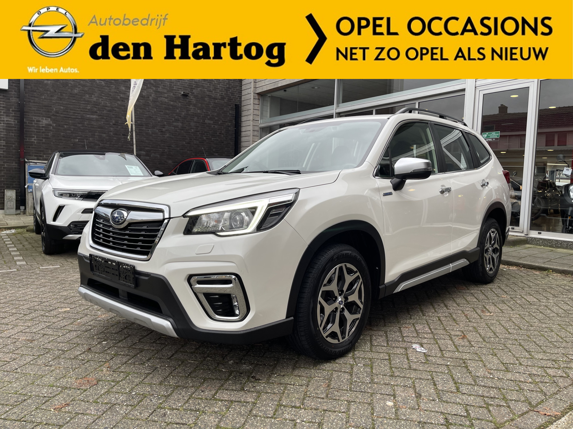 Subaru Forester 2.0i e-BOXER Comfort Led/Stoel verwarming/Camera/2 set velgen.