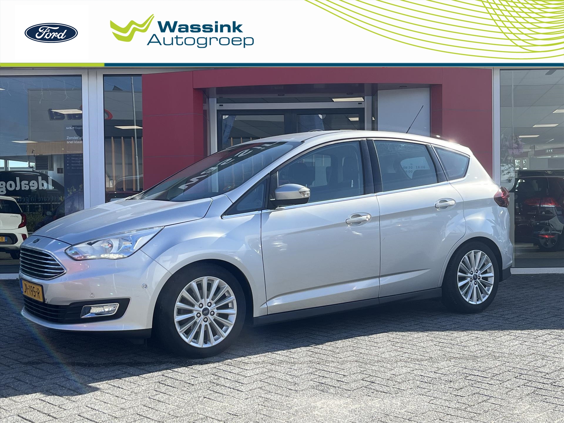 Ford C-Max 1.0 EcoBoost 125pk Titanium | Climatronic | Parkeersensoren voor / achter | Trekhaak |